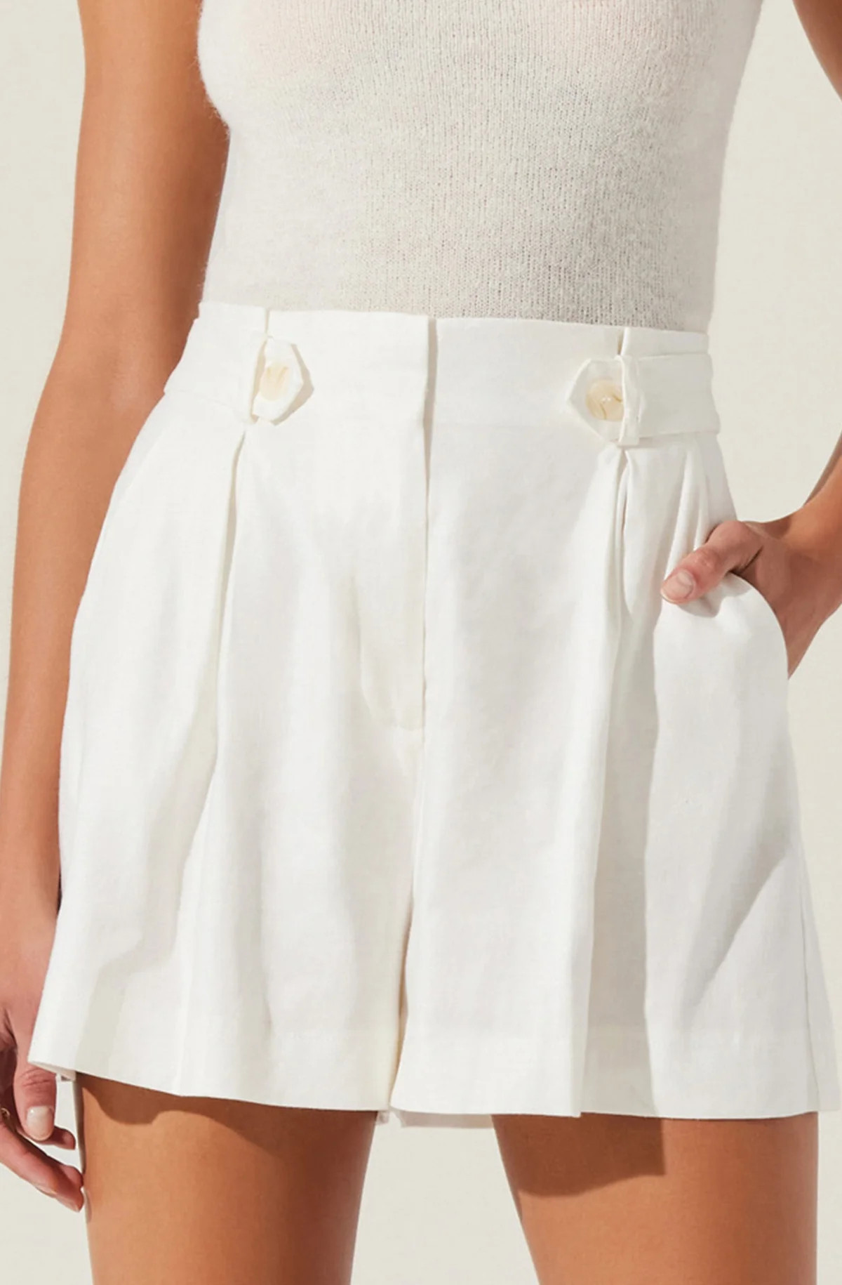 Ollie Pleated Linen Blend Shorts | ASTR The Label (US)