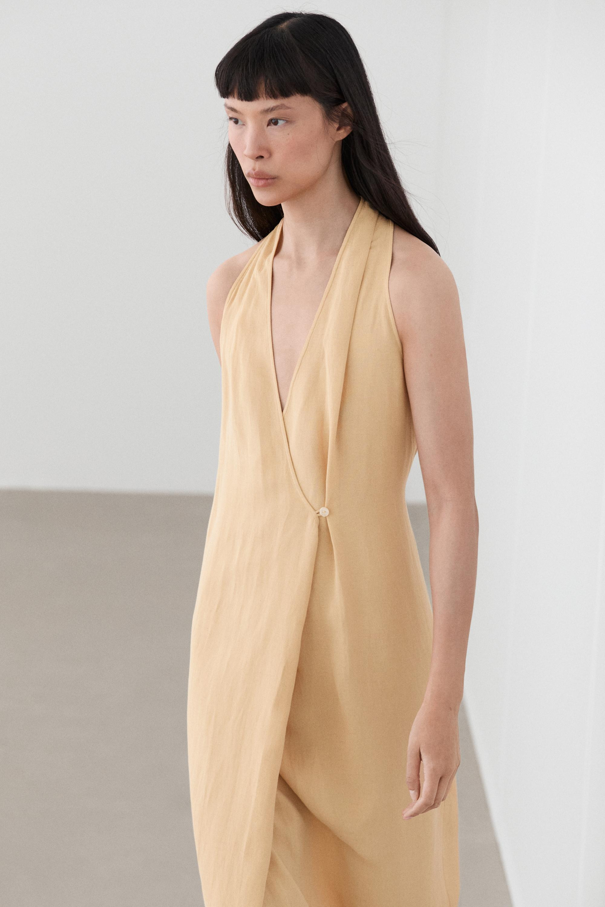 Midikleid mit Knopfdetail | Massimo Dutti DE