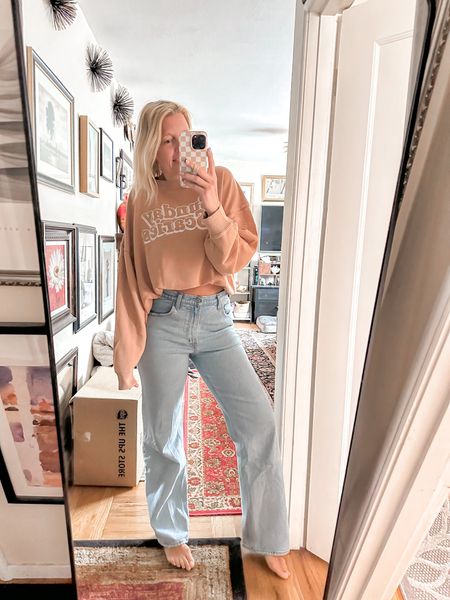 My Sunday outfit for work! This sweatshirt from Aerie is perfect for it. A paired with my high waisted relax fit jeans from Abercrombie! 
Both are tts 



#LTKstyletip #LTKover40 #LTKfindsunder100
