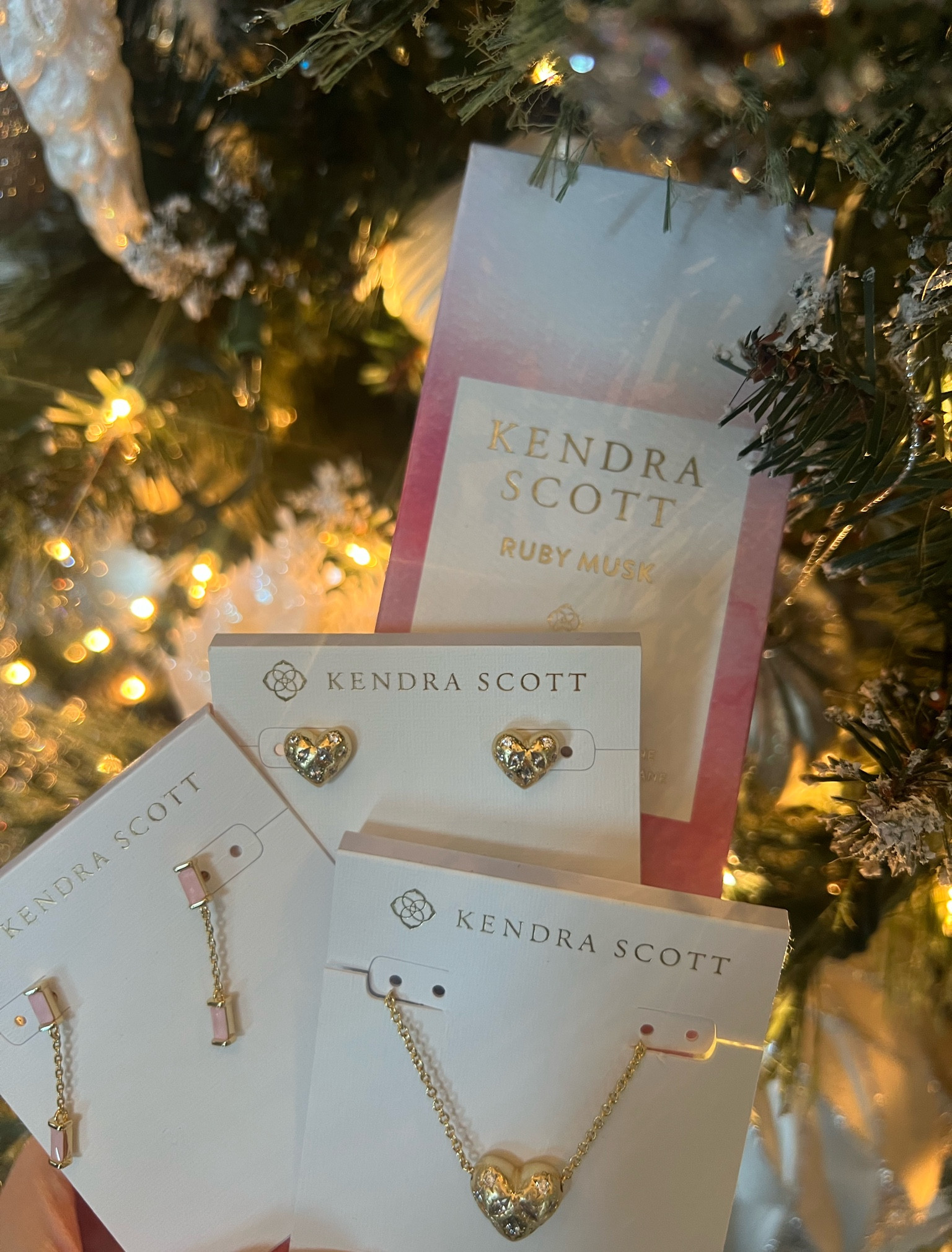 Christmas with Kendra Scott! Every girls dream 💗☺️

Tap links to view exact item! 

#LTKGiftGuide #LTKHoliday #LTKSeasonal