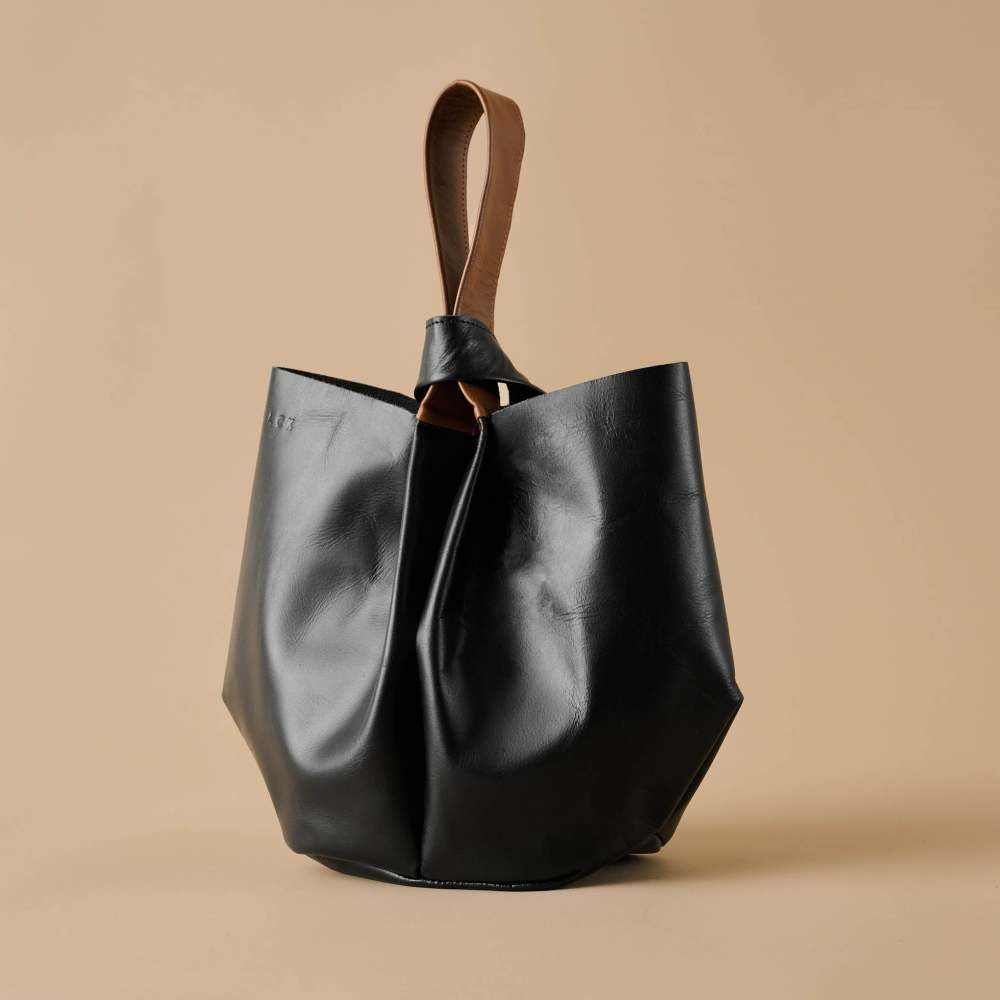 Magnolia Essential Wrist Bag | Magnolia