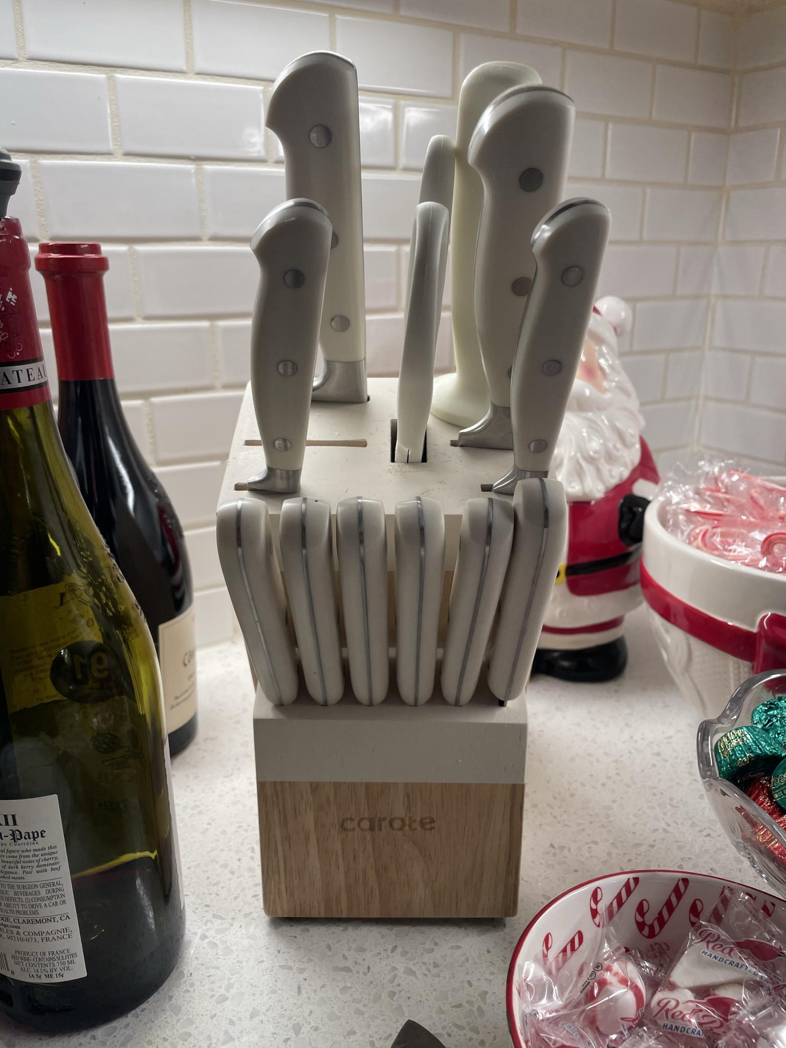 Kitchen upgrade I didn’t know I needed 

I’ve been using CAROTE 12-Piece Kitchen Knife Set and honestly… they’re such a good everyday knife set. Sharp, lightweight, and actually comfortable to use—perfect for daily cooking without feeling bulky or high-maintenance.

✔️ Super sharp (but not scary sharp)
✔️ Lightweight + easy to handle
✔️ Pretty enough to leave out
✔️ Budget-friendly but doesn’t feel cheap

If you want knives that work, look good on the counter, and won’t break the bank, these are a solid yes. Linked here if you’re in the market 

#LTKmomlife #LTKHome #LTKfoodie