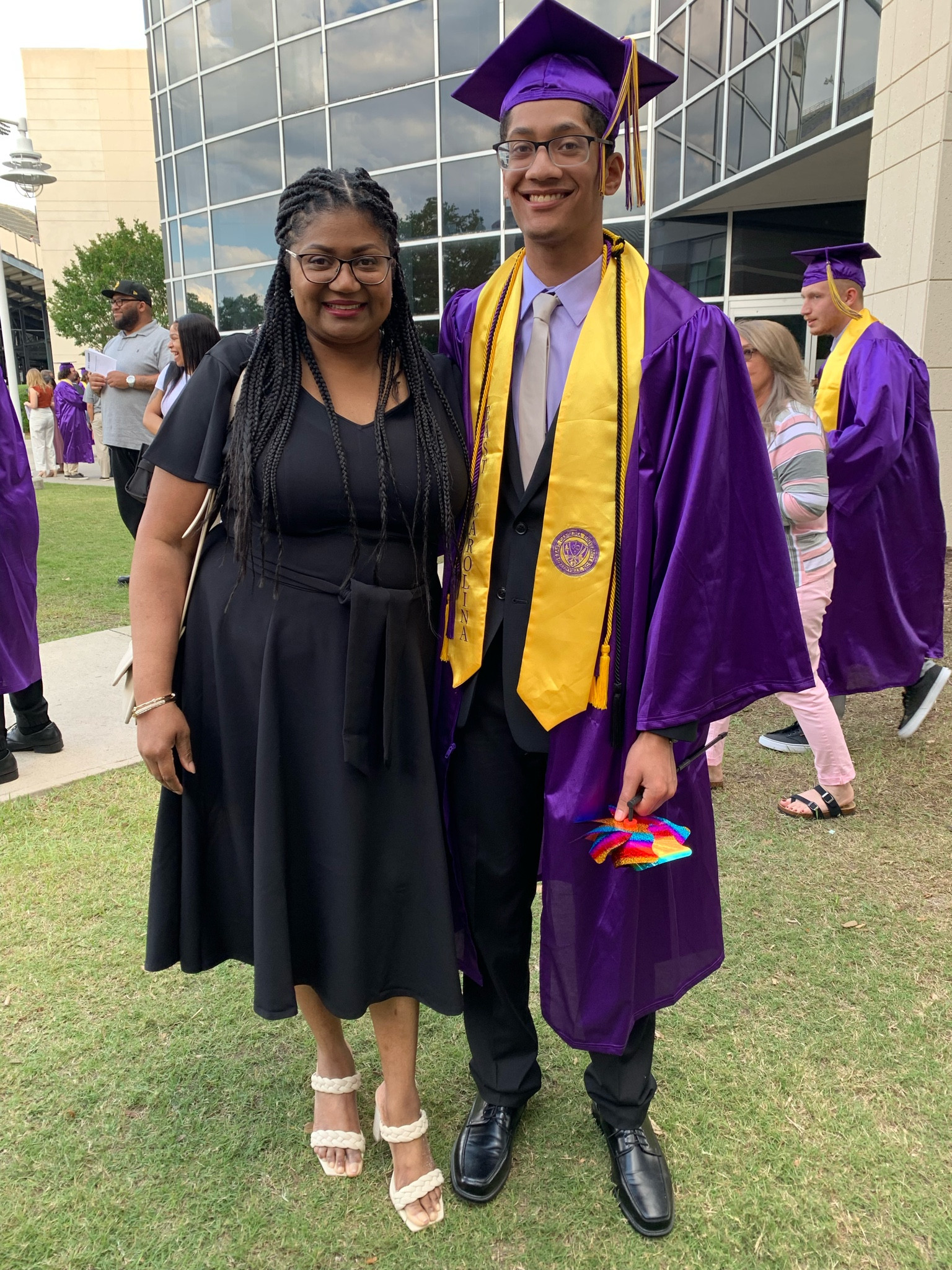 What I wore on the second day of my sons college graduation 👩‍🎓 Great dress that can be dressed up or dressed down. Looks great in the fall as well with boots and a jacket. 
Since we are in spring 🌸 I wore the dress with off white Sandals and “chalk” colored bag from coach. 