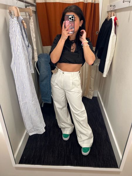 Love these Madewell jeans, kind of like a trouser, not see thru at all and so comfortable. They run a little bit big, I sized down to a 23 and they’re still more of a wide leg/baggy fit 

spring outfits, worn outfits, jeans, pants, spring fashion trends 

#LTKworkwear #LTKSeasonal #LTKstyletip