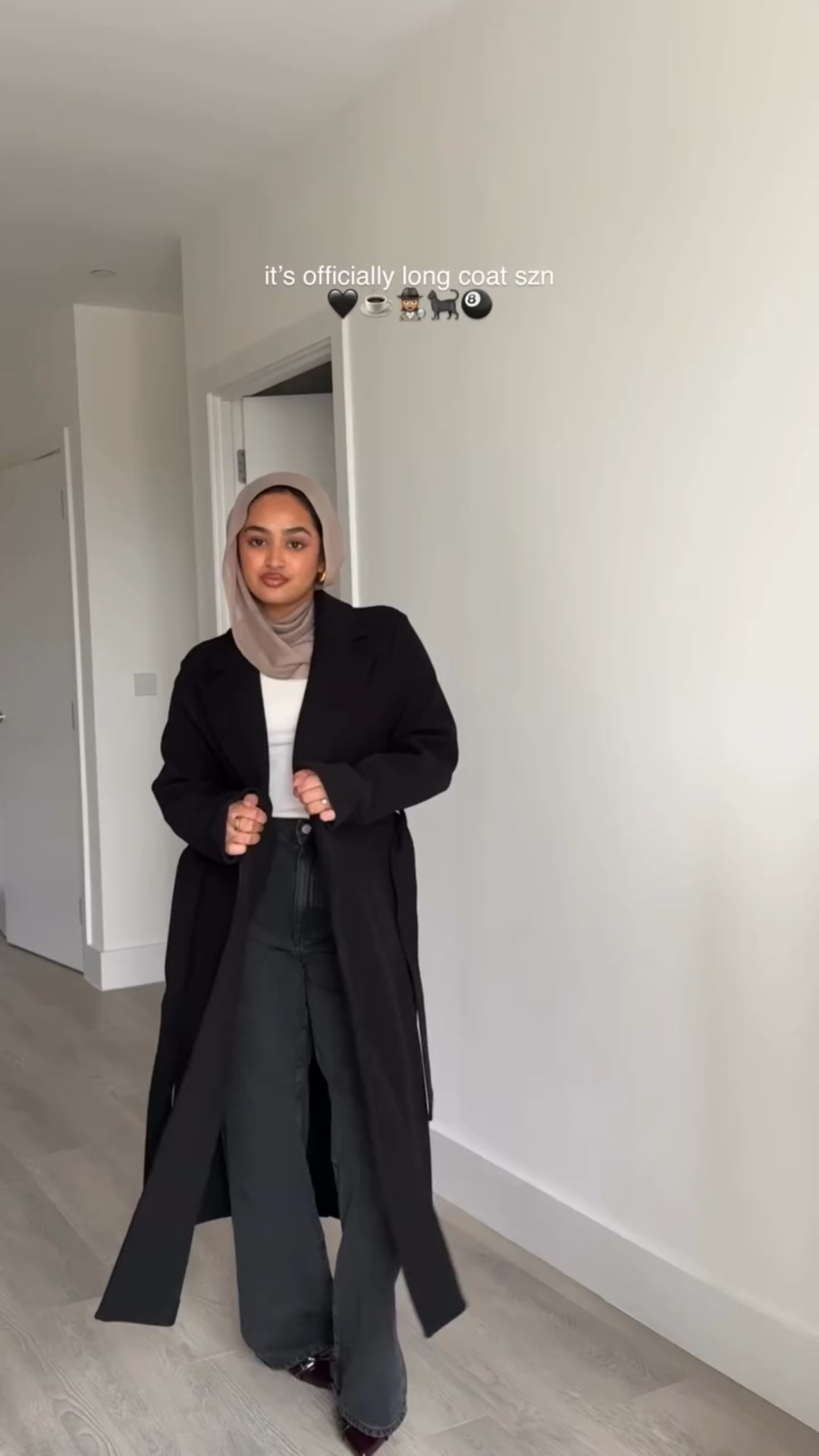 My favourite season ☕️🍂 

You can find the cost linked in my LTK xx

@newlook #autumnfashion #fallfits #autumnoutfits #longcoat #petitefashion #stylingtips 

#LTKpetite #LTKworkwear #LTKautumn