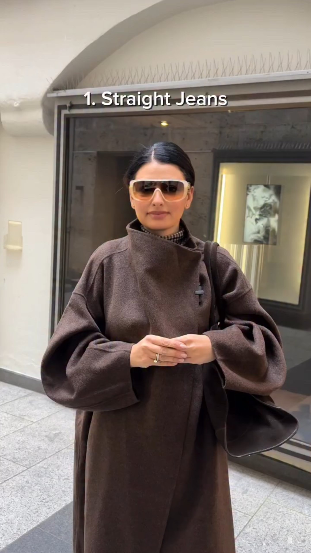 Natürlich ist das nur eine von vielen möglichen Styling-Varianten. Was meint ihr – wie würdet ihr diese Jeans kombinieren? #fallshoes #tipsandtricks #style #fashionstyle #styleblogger #personalshopping #fashionstyle #streetwear #shoes #wintershoes #stylingshoes