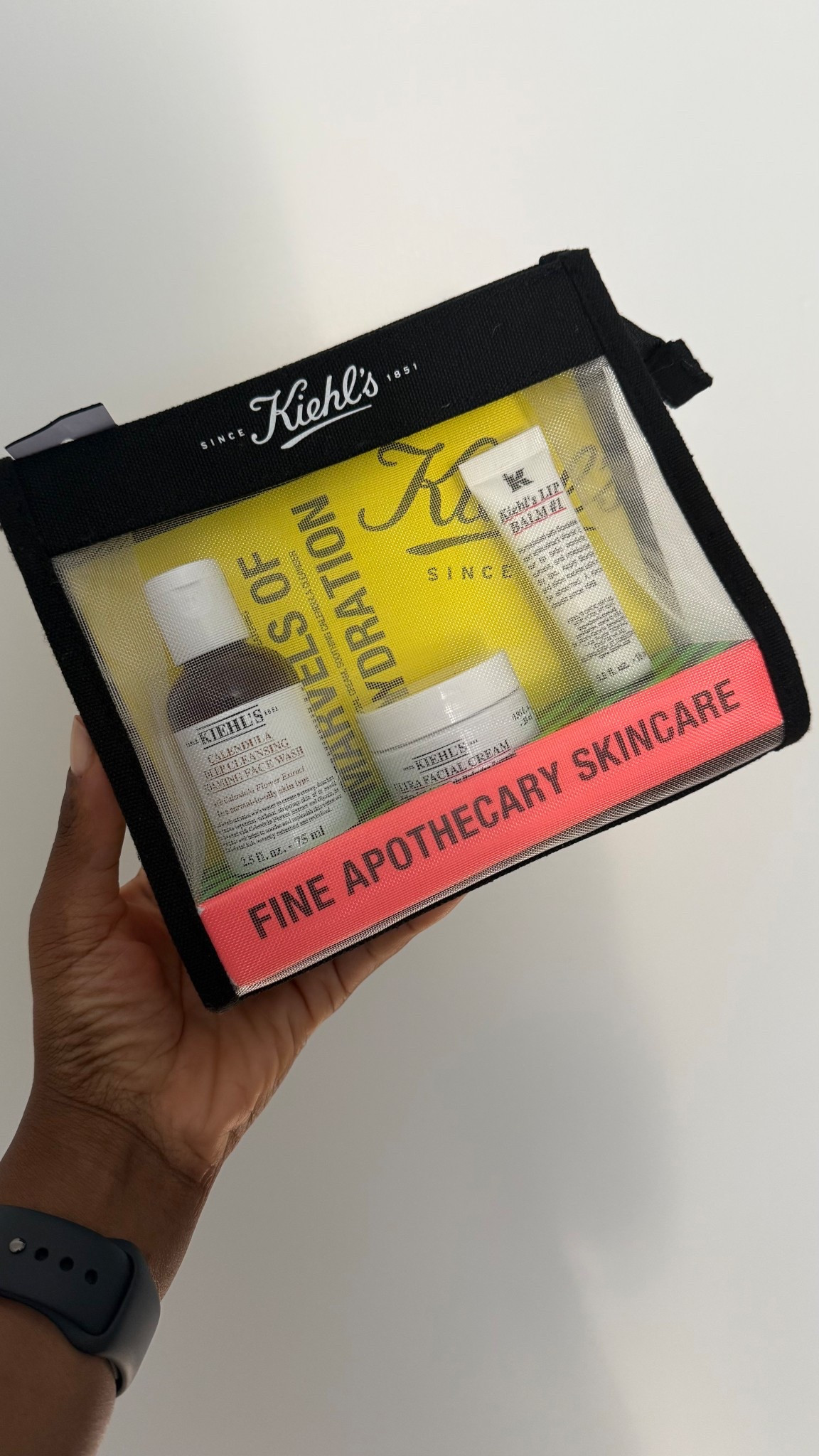 Kiehl’s is my go to for skincare. I genuinely don’t use anything else. After trying countless products over the years, I always come back to this brand. If it’s not broken, why fix it?

I especially love the Ultra Facial Cream… super hydrating and perfect for everyday use. The Calendula Deep Cleansing Wash is amazing after a sweaty workout, and the Lip Balm is a must-have (you really can’t have too many).

This set is going straight into my gym bag. The moisturiser alone is usually £18, so getting the full set for just £20 (down from £30) is such a steal. Grab it while it lasts!



#LTKuk #LTKsale #LTKbeauty