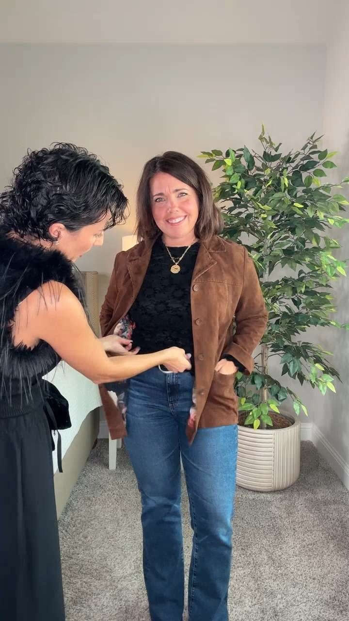 Johnny Was has a way of turning everyday moments into something special. The craftsmanship, the fabrics, the details — silk that moves beautifully and cashmere you never want to take off. Watching Brooklyn feel confident and comfortable in these pieces is pure joy.
@johnnywas
#ad
#sponsored
#JohnnyWas
#JohnnyWasHere 

 