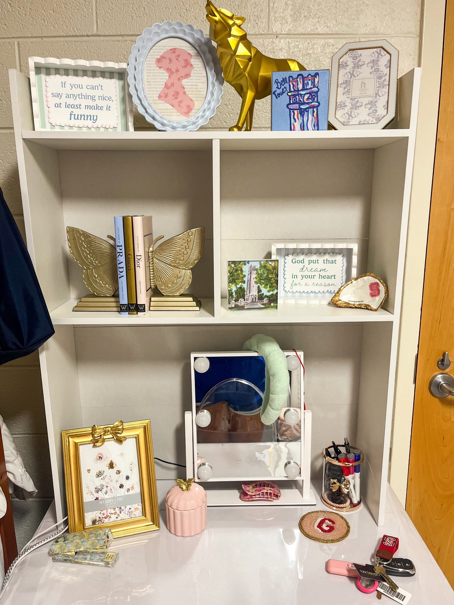 My dorm desk + vanity setup 💄✏️



Vanity mirror, Decorative tray, perfume, laptop, Coasters, Picture frames, Pen holder, Charging station, vanity hutch, dorm, college, move-in

#LTKFindsUnder50 #LTKdayinmylife #LTKHome