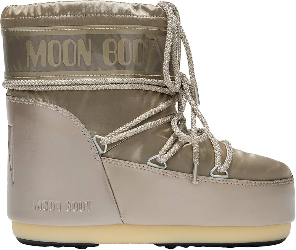 Amazon.com: Moon Boot Icon Low Glance Insulated Unisex Snow Boots, M4.5-6, W5.5-7, Platinum : Lux... | Amazon (US)