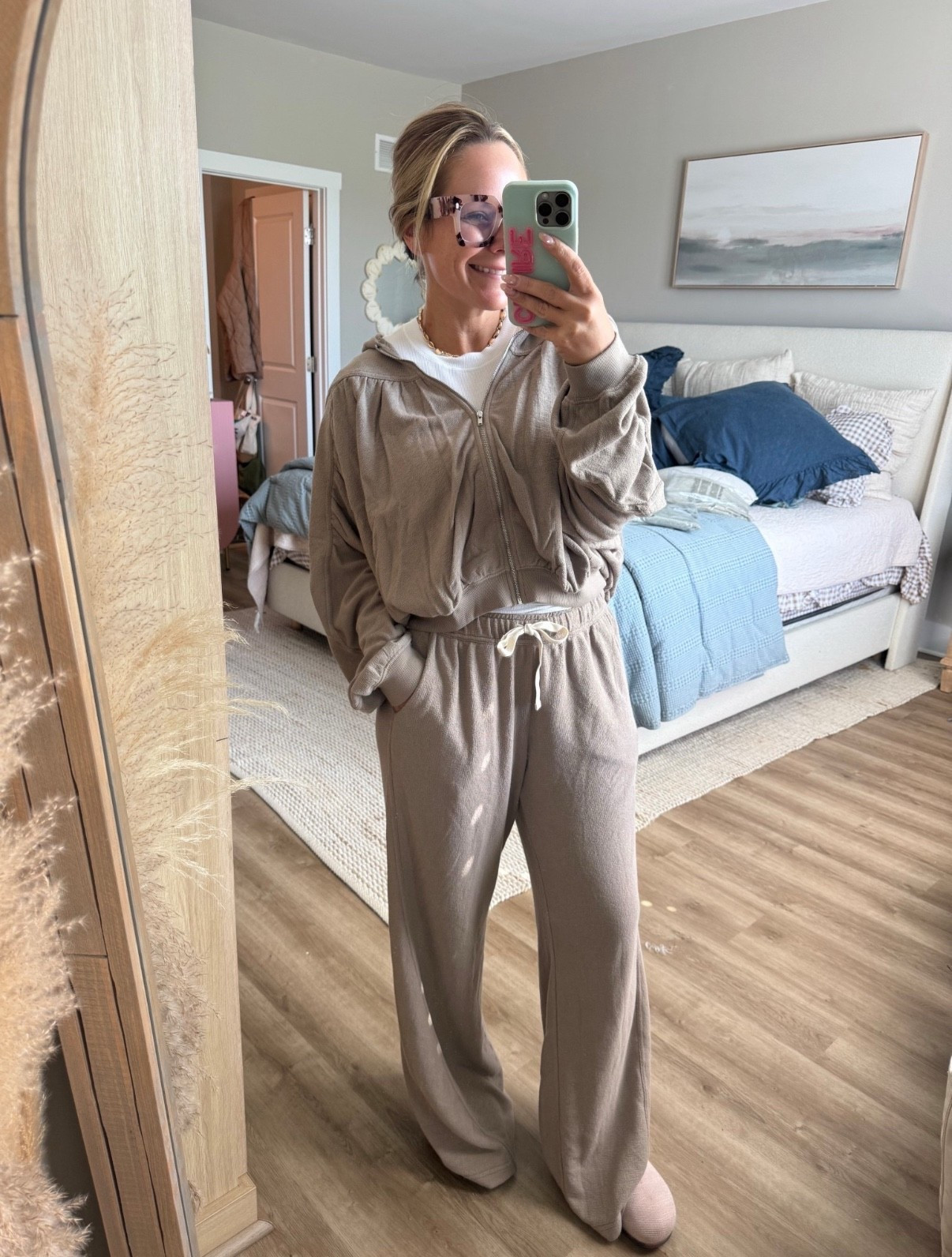 Post-travel recovery uniform: activated.
This matching set is what I reach for when I need comfort and cuteness. The fabric is crazy soft, the fit is relaxed but flattering, and the color goes with everything. Wearing a small in both! Linked the full look + slippers + sunnies 💕

#LTKFall #LTKTravelStyle #CozyStyle #MomStyle #LoveClaire #FallFashion