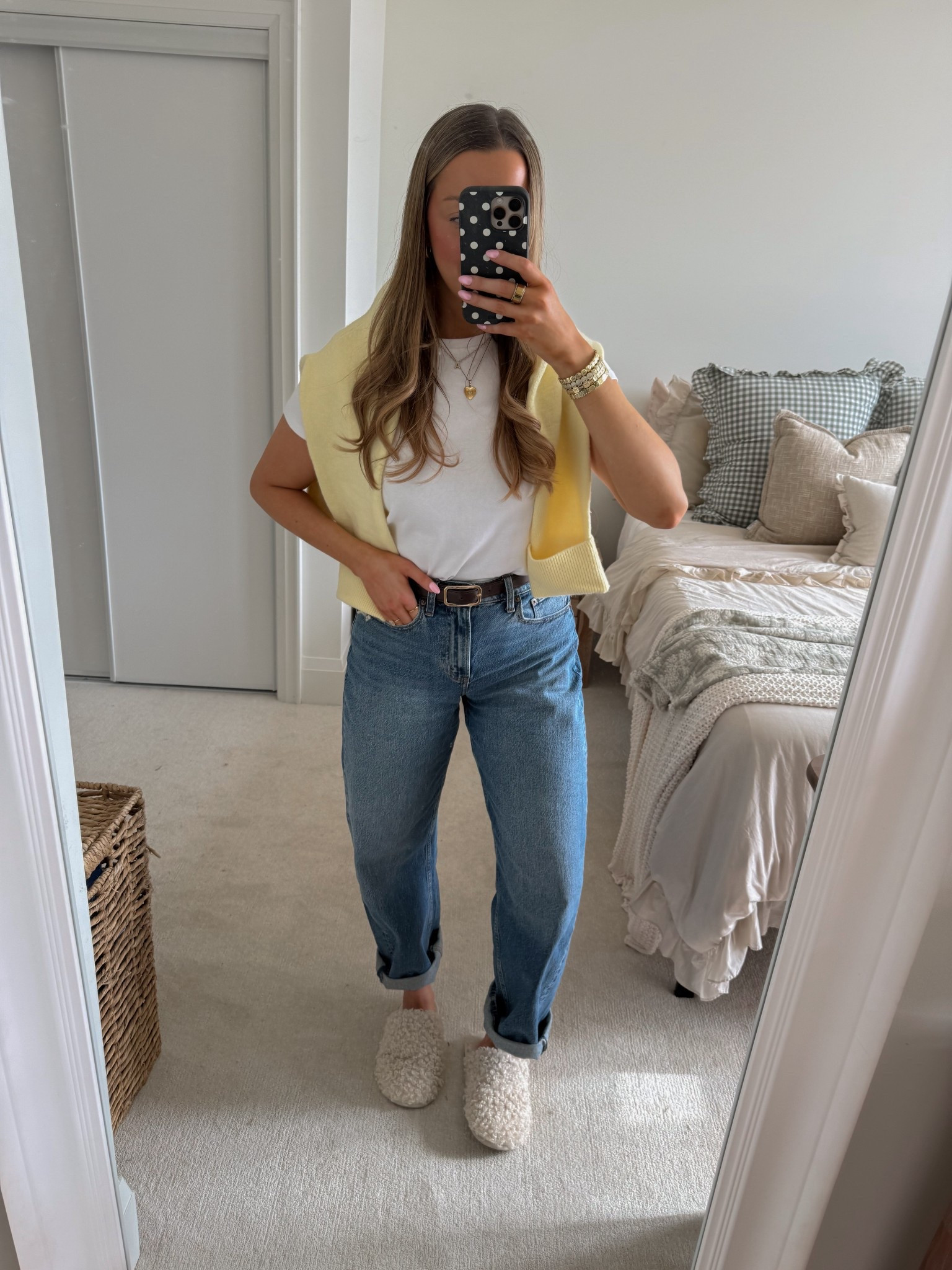 Spring ootd💛
T shirt size S
Sweater size M
Jeans size 26L curve love


#LTKootd #LTKgrwm #LTKdayinmylife