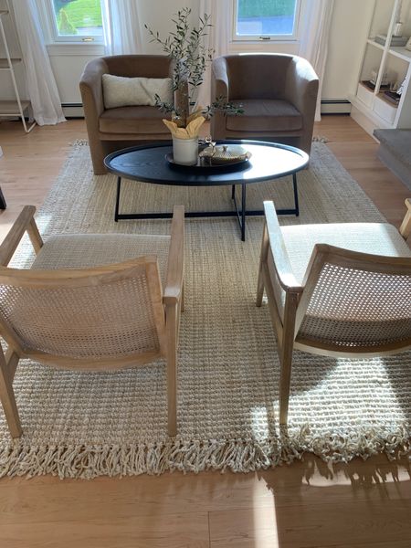 Textured neutral living room



#LTKHoliday #LTKhome #LTKstyletip