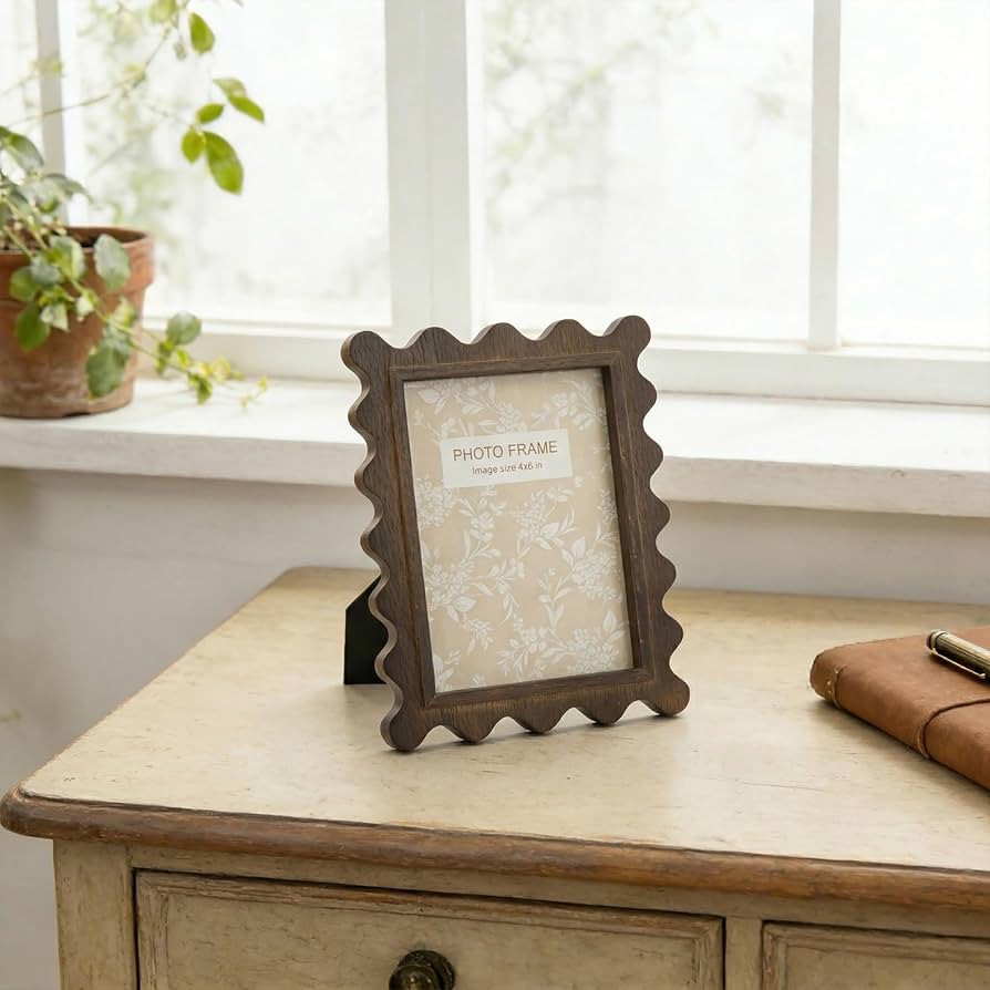 Vintage Wood Scalloped 4x6 Picture Frame with Mat Decorative Zigzag Edge Frame for Home Gallery W... | Amazon (US)