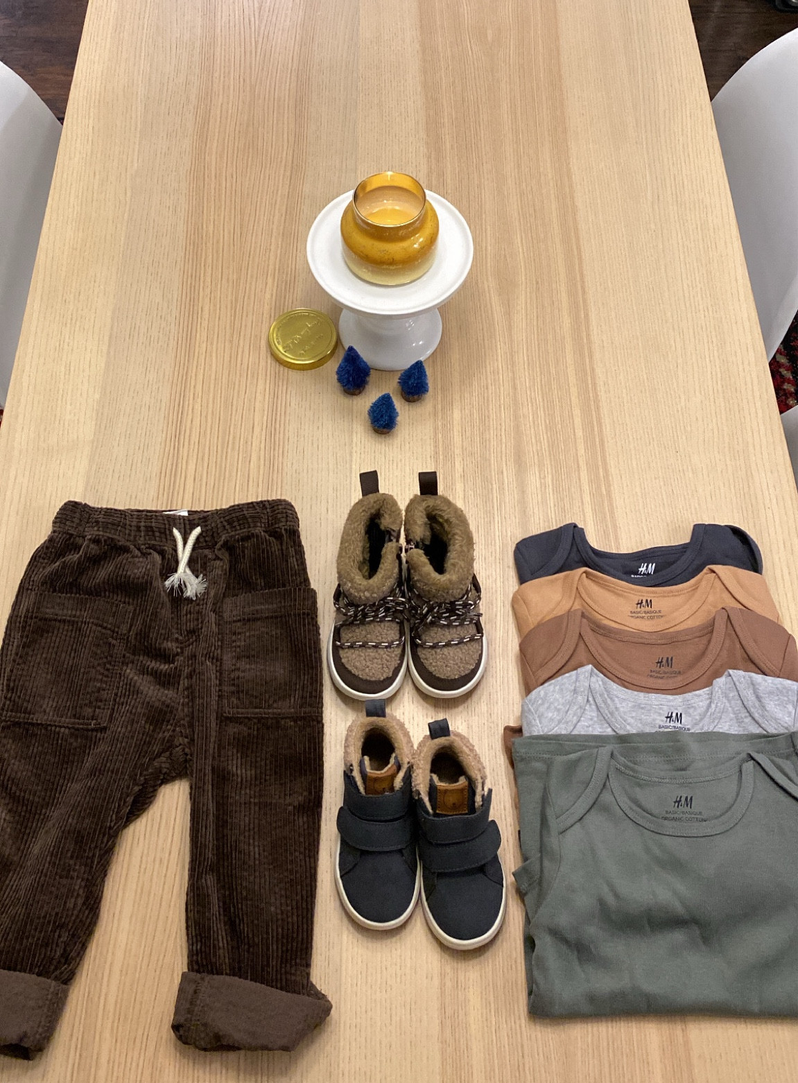 H&M has the best boy basics! It’s the little boots for me 🤎 #boyfinds #neutrals #toddlerstyle #winter 

#LTKSeasonal #LTKkids #LTKHoliday