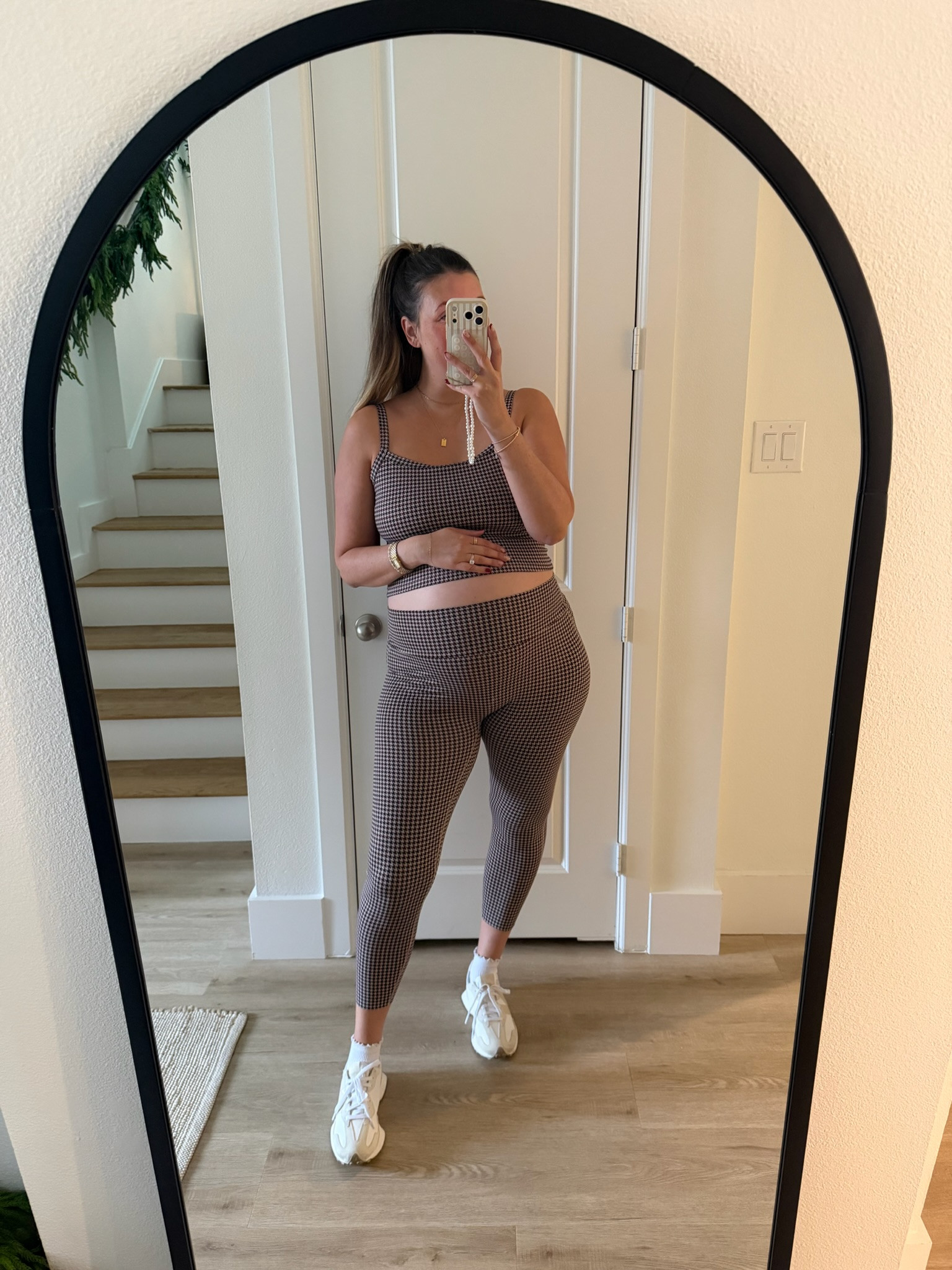 Abercrombie Active Set ✨ Obviously bump friendly but nonmaternity! The material is so stretchy and supportive but not restrictive at all.  

 #LTKootd #LTKMidsize #LTKTall