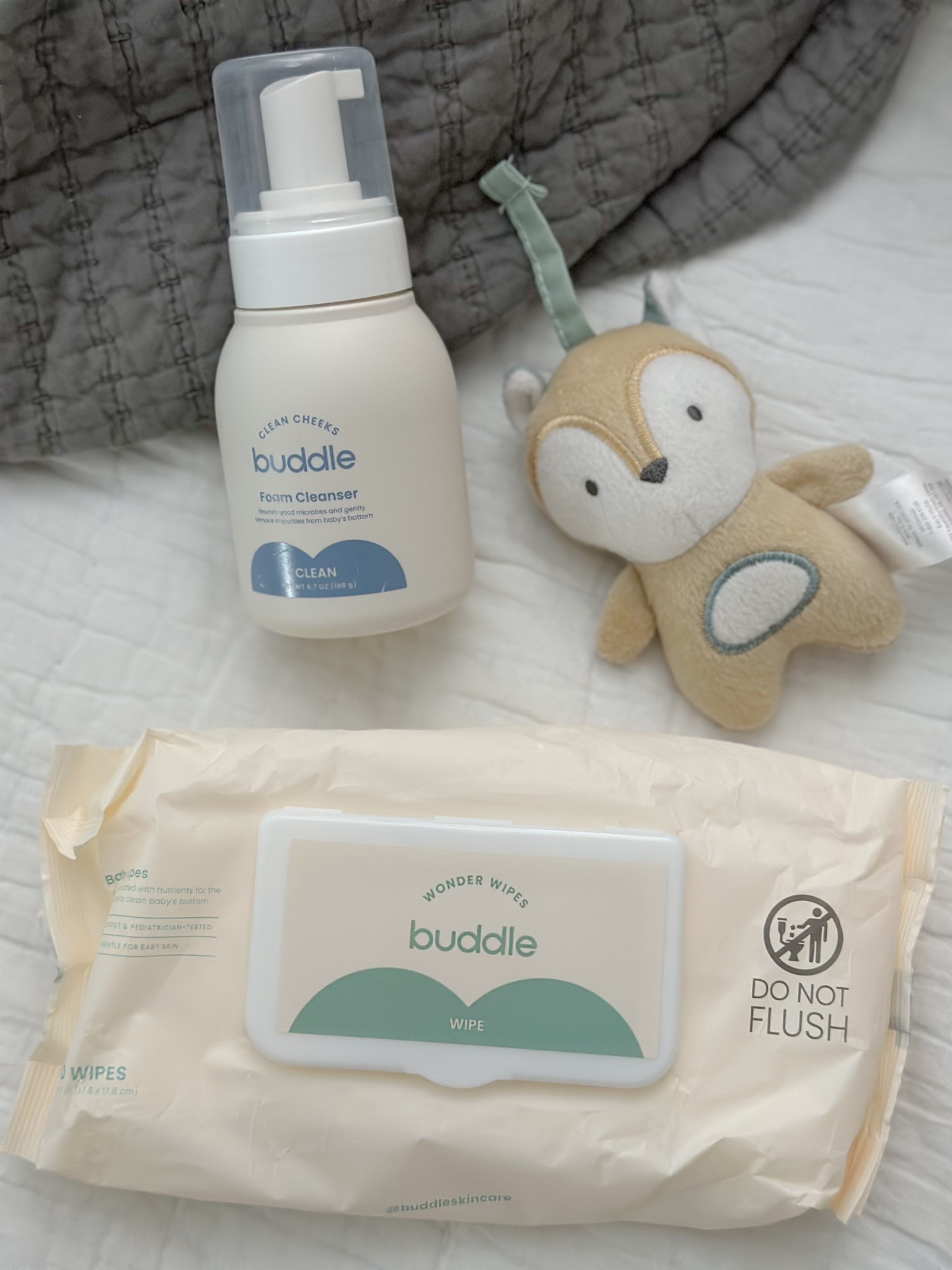 Favorite + must have daily essentials for diaper changes and on the go 🙌🏼🍑🫧 The Buddle Clean Cheeks Foam Cleanser is THE best 💯 

Code: ELEXUSBALTAZAR 🌸