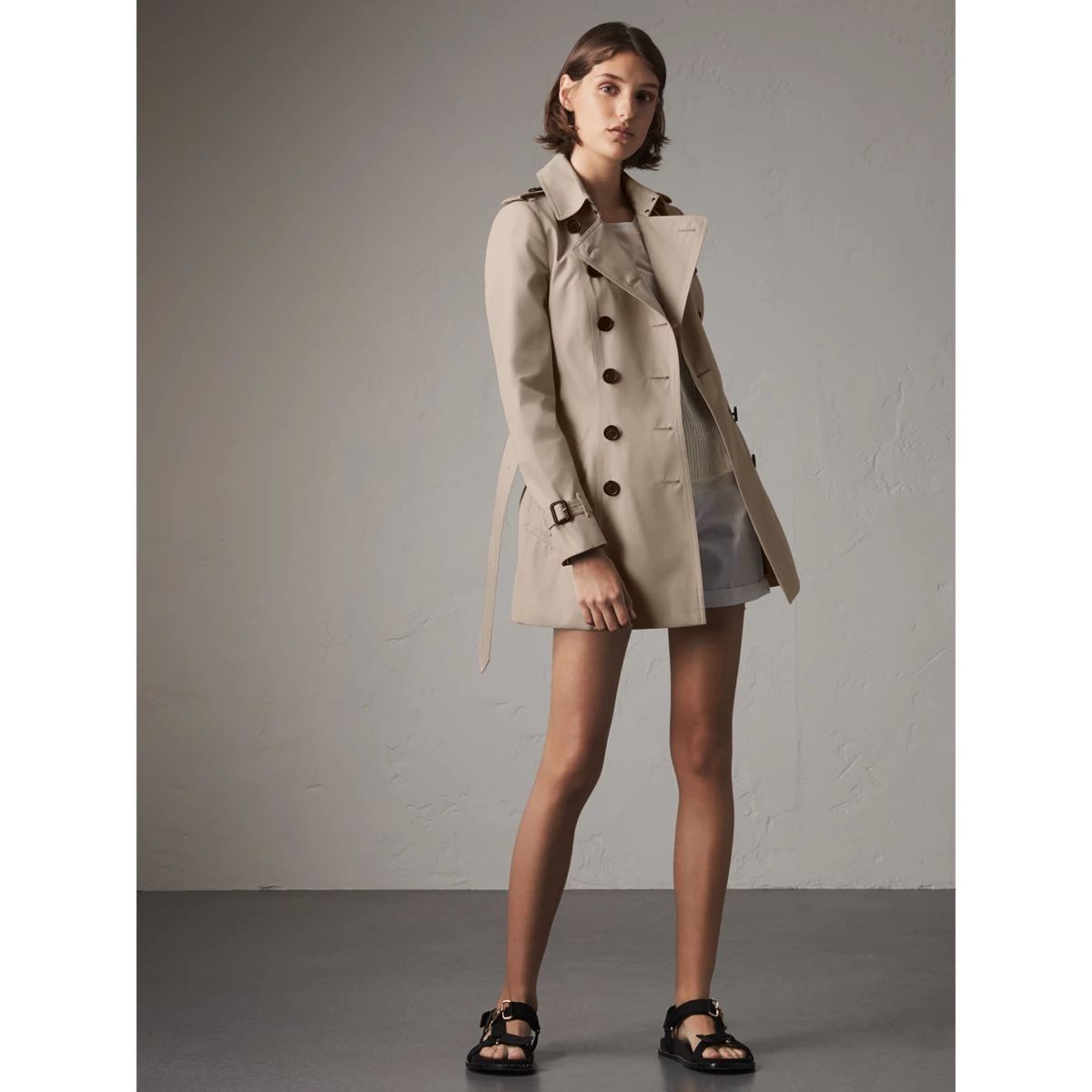 Burberry The Chelsea - Short Trench Coat, Size: 08, Beige | Burberry (UK)