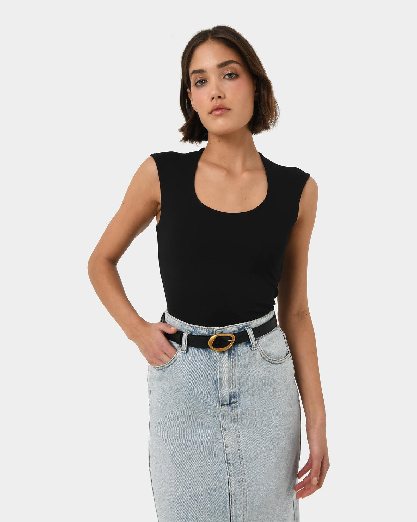 Soho Rounded Square Neck Top | FORCAST