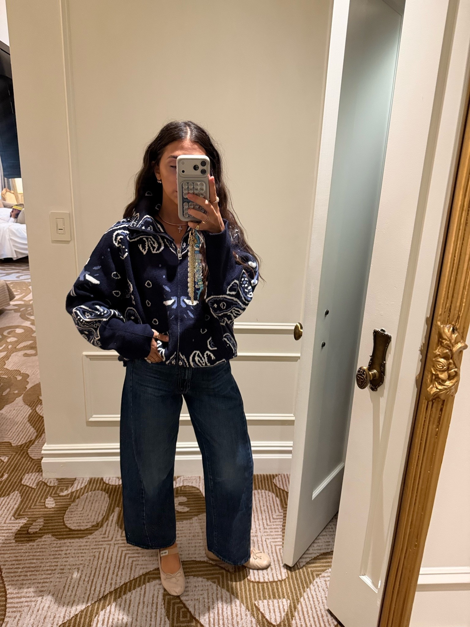 Sweater: medium 
Pants: 28

Dressupbuttercup.com #dressupbuttercup #dederaad