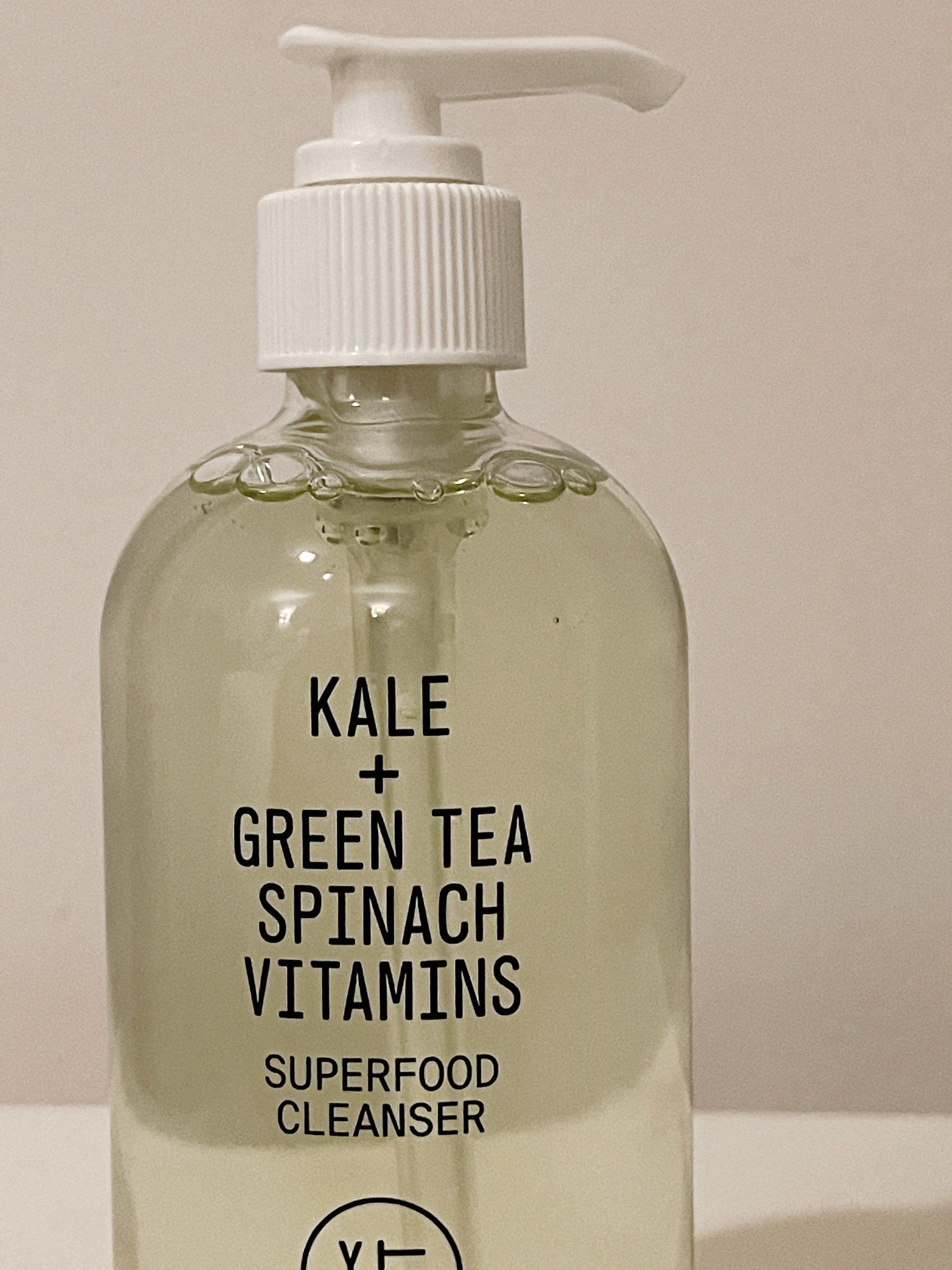 Daily face wash / face cleanser

Clean beauty products / aesthetic face wash cute for countertops 

Made of glass & absolutely love this product. Been using for a couple months now. 