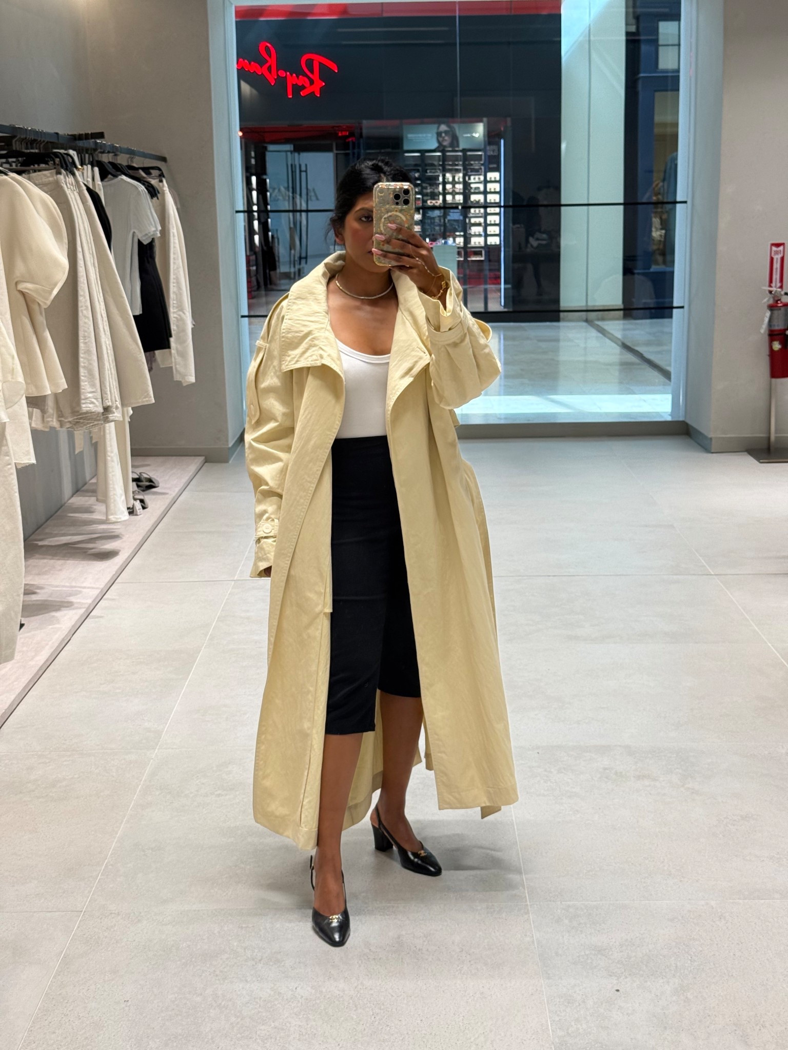 Butter yellow trench 💛

#LTKgrwm #LTKBeauty #LTKootd