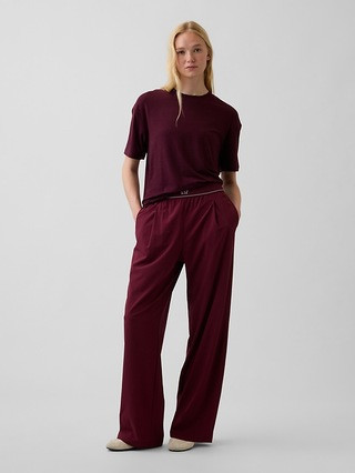 GapFit Pleated Easy Logo Pants | Gap (US)