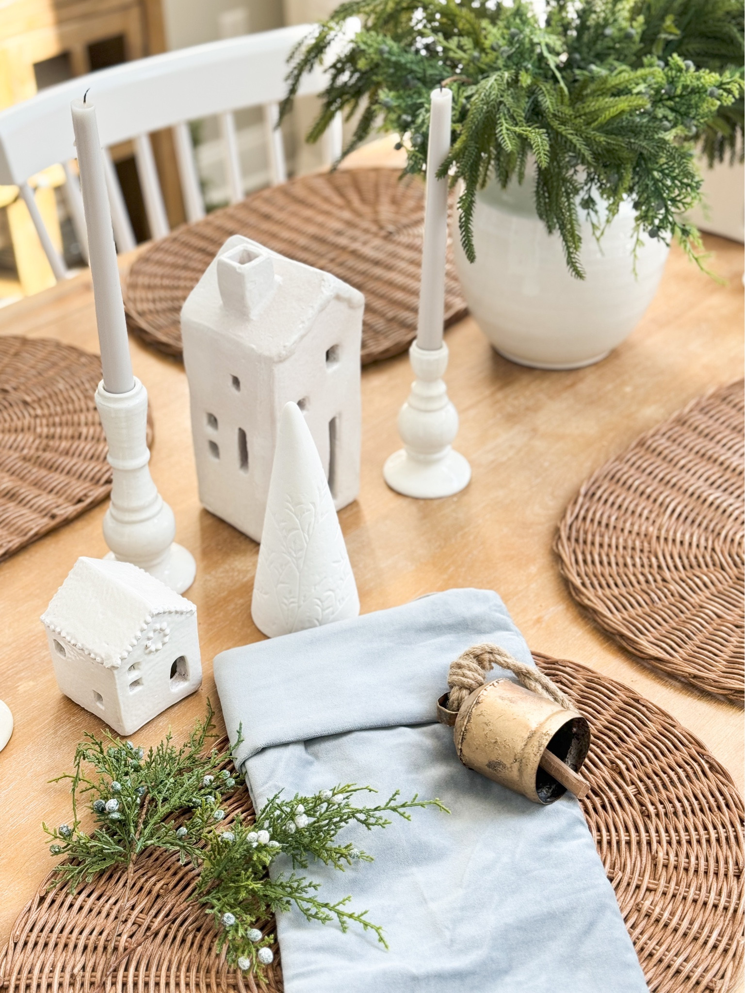 Coastal Christmas
Blue Christmass

#LTKSeasonal #LTKHoliday #LTKhome