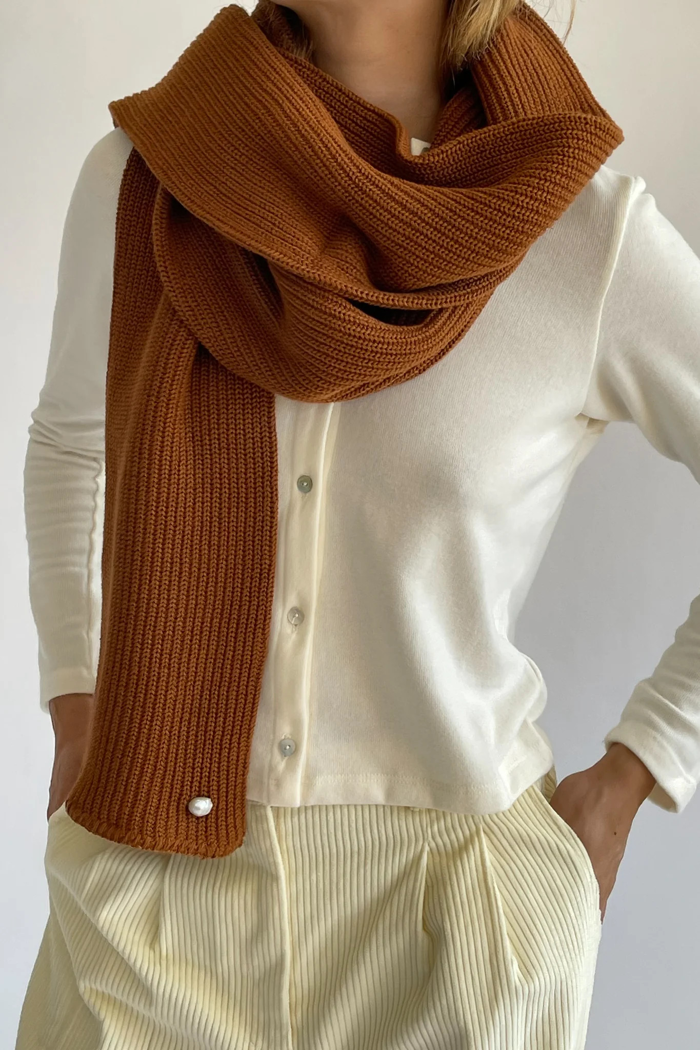 pearl scarf | DONNI.