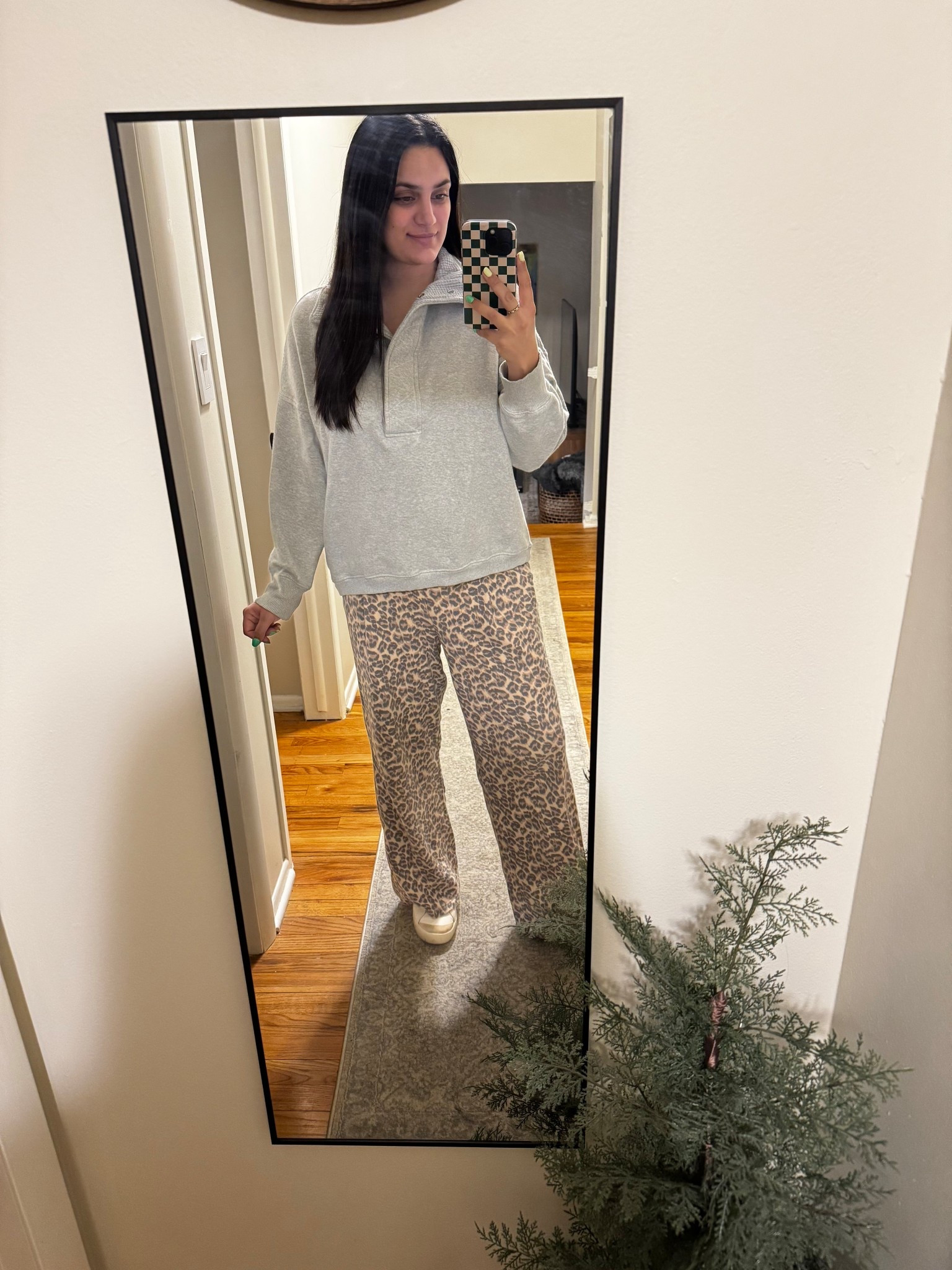 Sweatshirt: Medium
Pants: Medium
Shoes: 8

#LTKWorkwear #LTKStyleTip #LTKShoeCrush