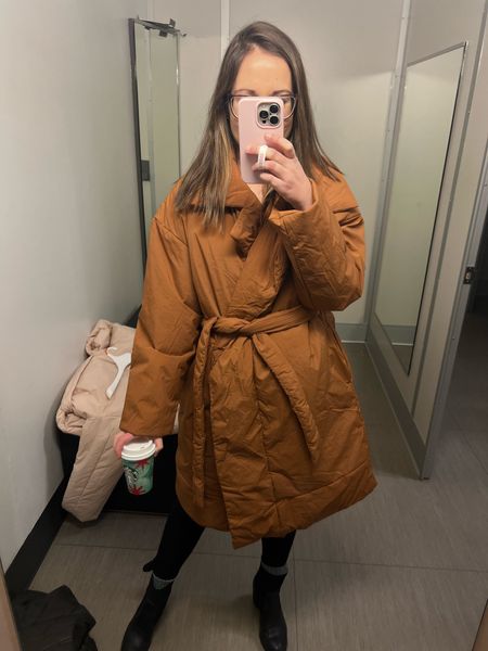 A puffer trench coat? I’m into it! Has a snap closure and tie waist. Wouldn’t wear on an icy day but good for daily use to and from
The work place or out to dinner. Under $50

Sizing: s 

#LTKFind #LTKstyletip #LTKunder50
