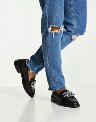 Stradivarius loafer flat shoe with chunky chain in black | ASOS | ASOS (Global)