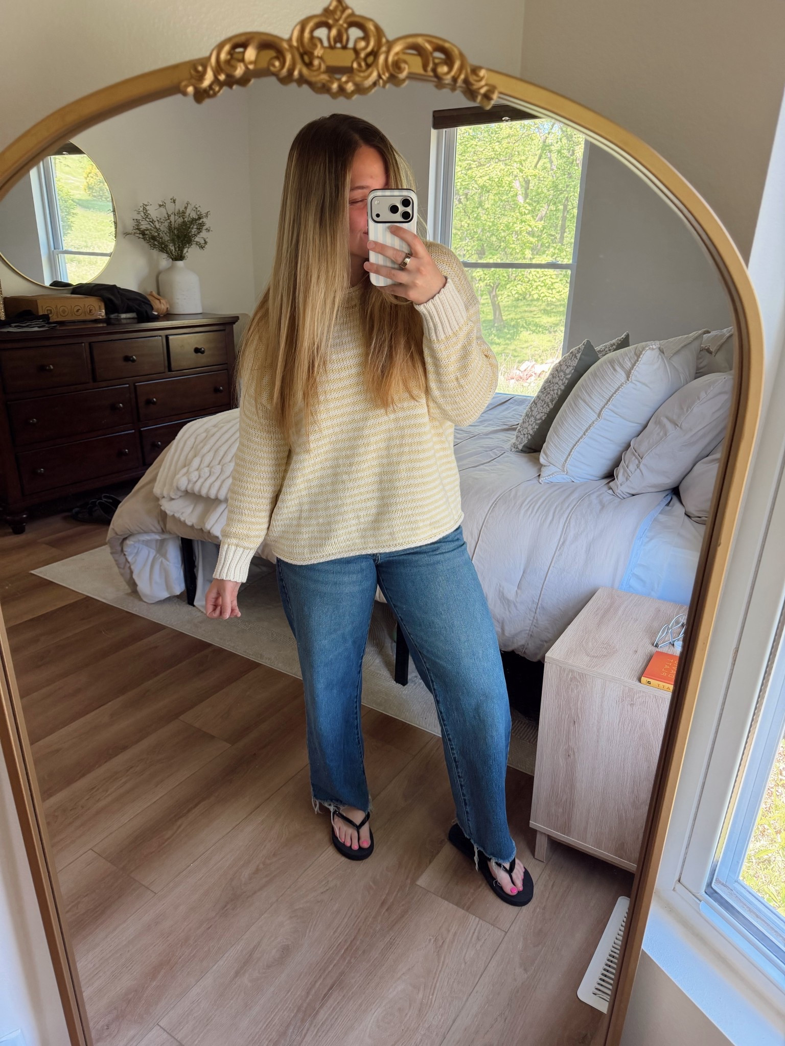 My favorite spring outfit ☀️🌷💛 
I've been loving a jeans and flip flops moment!! 

#LTKootd #LTKBeauty