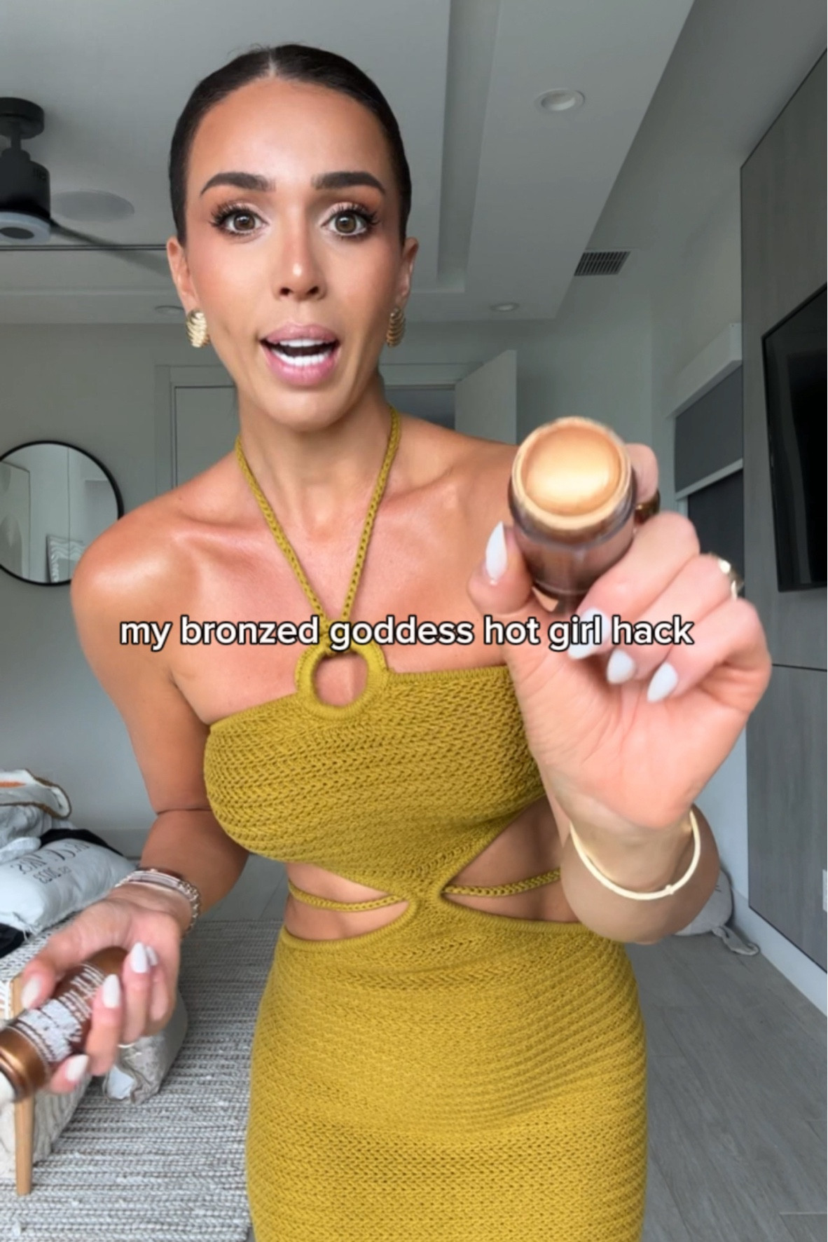 My go-to bronzey-shimmery body stuff! ☀️
.
I’ll usually use the matte body makeup during the winter (it’s not self tanner so it washes off like makeup in the shower)

2 & 3 are my typical go-to shimmers for my arms, legs and clavicle. Pro - tip that I didn’t learn until later that day but if you add a body oil or moisturizer before applying the glow it will make it last longer!
.

#LTKStyleTip #LTKBeauty #LTKVideo