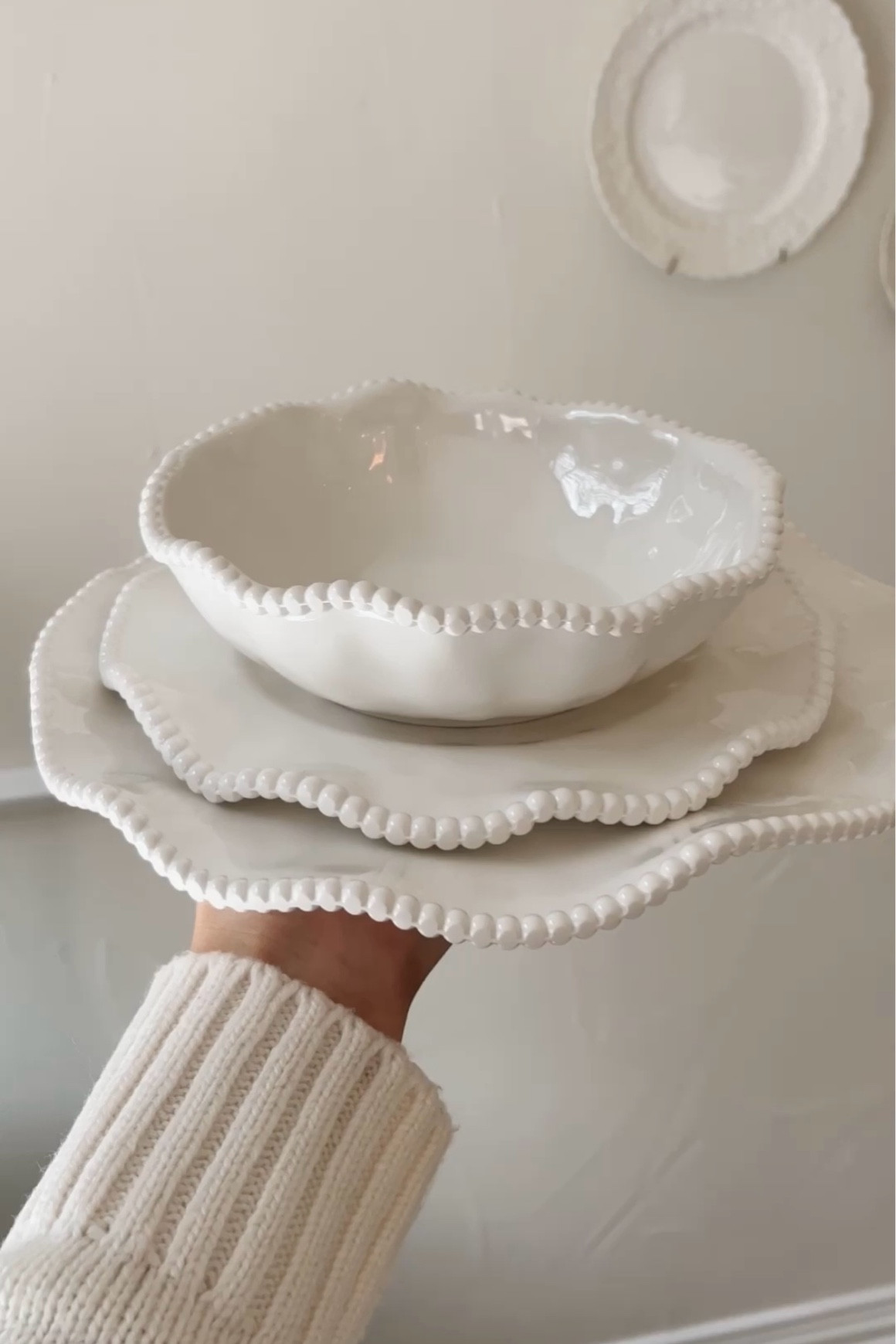 Love this 12 piece cream melamine dinnerware set - includes 4 dinner plates, 4 salad/dessert plates and 4 bowls 🍽️

#LTKHome