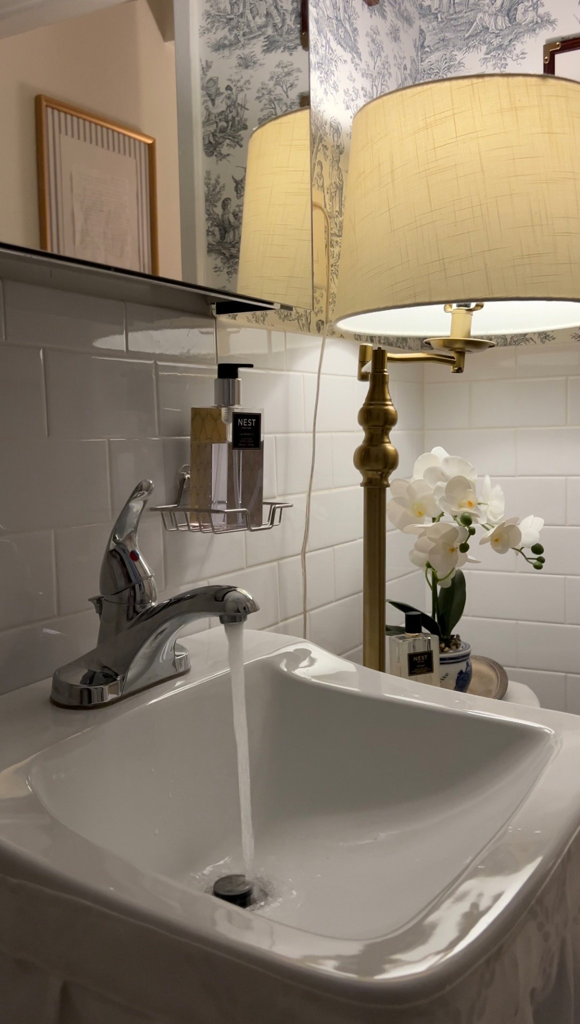 Bathroom sink details… 🫧✨ 