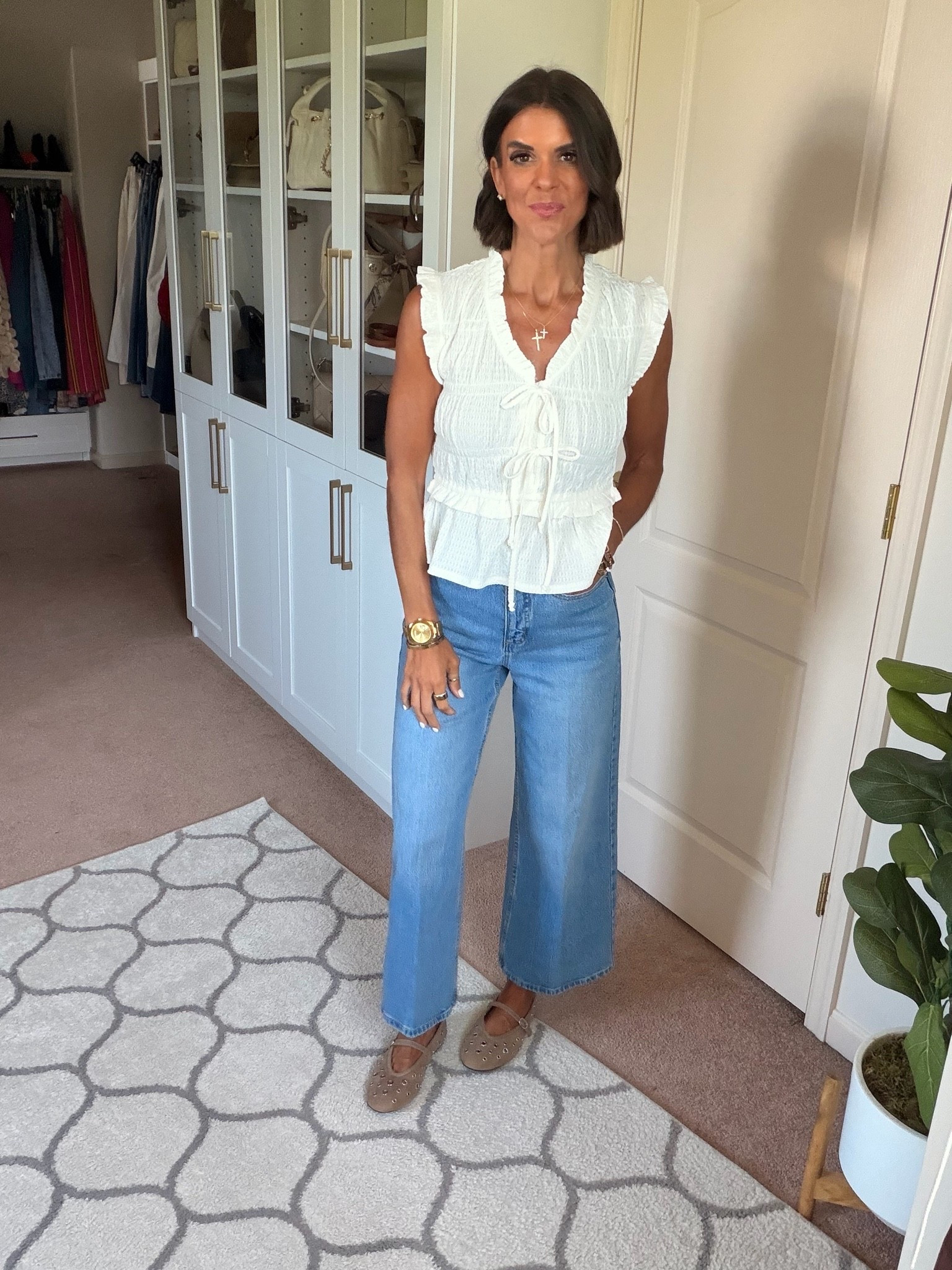 Size xs in top, size 0 in jeans

#LTKSaleAlert #LTKSeasonal #LTKootd