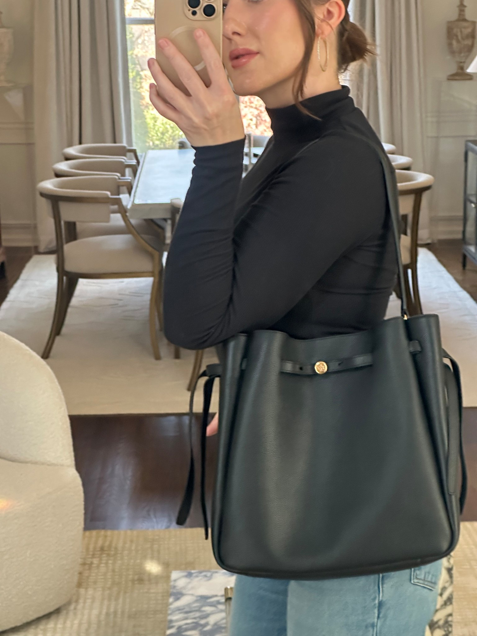 The absolute best bag!! I love a shoulder bag but most honestly look so casual and sloppy. This one is chic and elevated and the quality is amazing

#LTKWorkwear #LTKootd