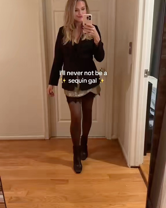 Sequins are a girls best friend, especially a millennial girl. Love & Lemon skirt 👏 #datenight 

#LTKdayinmylife #LTKgrwm #LTKootd