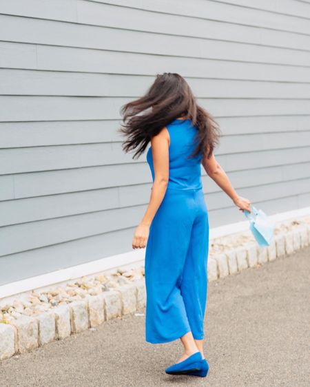 Feeling confident and blue-tiful in this lovely two-piece set from @amazon. Sharing the link in my story or LTK store. Happy Thursday friends 💎💎
.
.
.
.
.
.
.
.
#amazonfinds #amazonfashion #founditonamazon #twopiece #twopieceset #workoutfit #workwear #workwearstyle #fashionstyle #blueoutfit #blueheels #bluesky #shoecrush #fashionmom #momblogger 