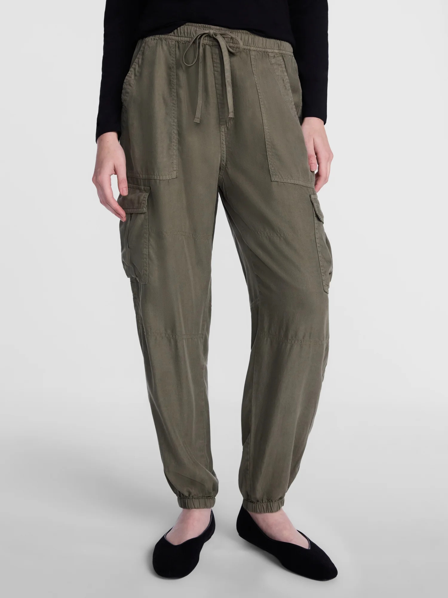 Scenario Women's Soft Fluid Cargo Joggers, 28" Inseam, Sizes XS-XXXL | Walmart (US)