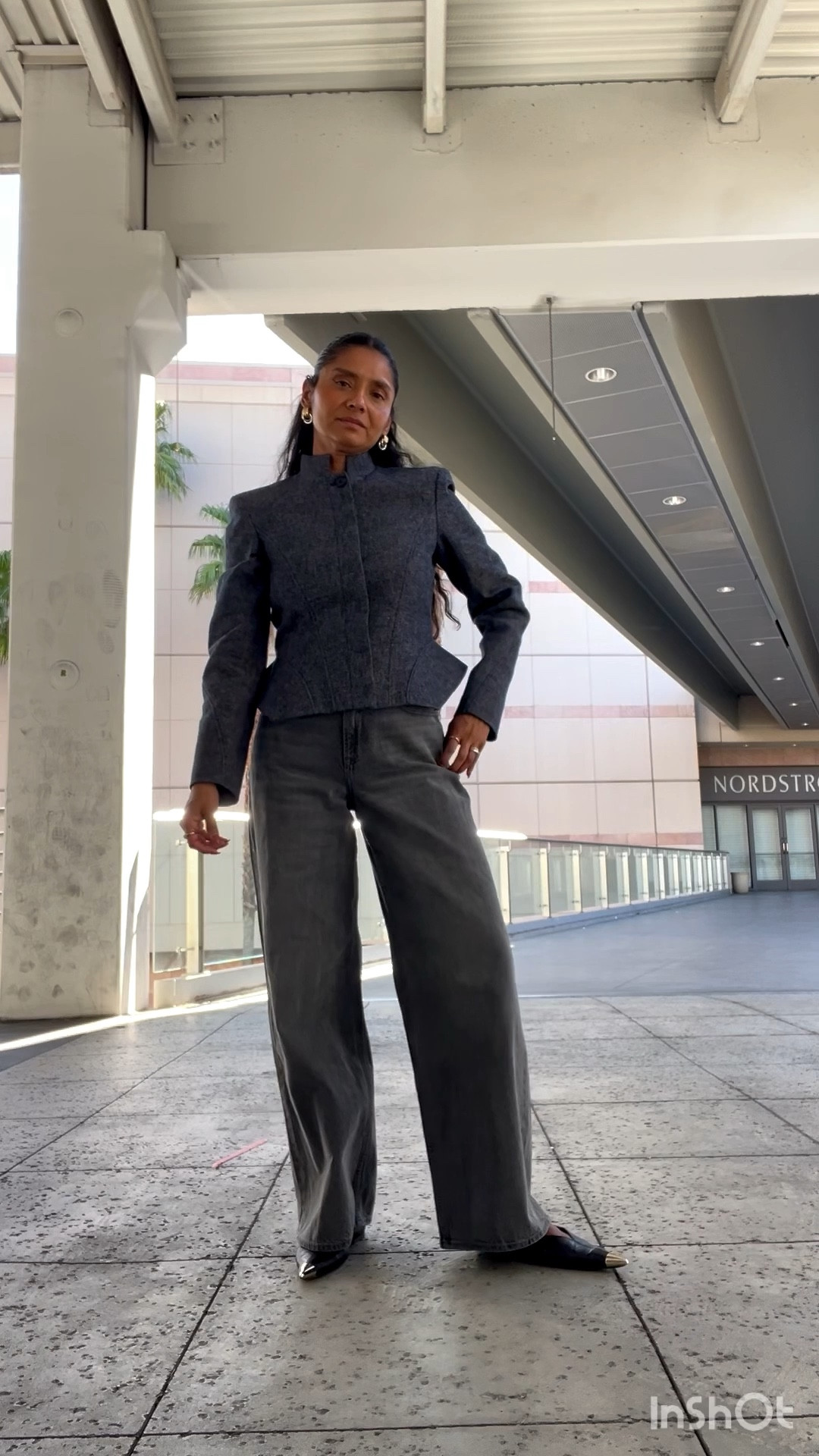 Literally obsessed with this Zara jacket. Wearing a size small