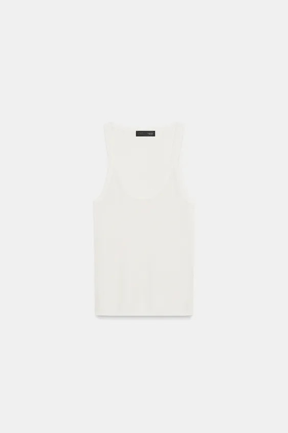 Top aus Feinstrick mit Rundhalsausschnitt und \u00e4rmellosem Design. | Zara DE