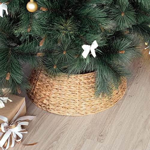 Hyacinth Christmas Tree Collar | Amazon (US)