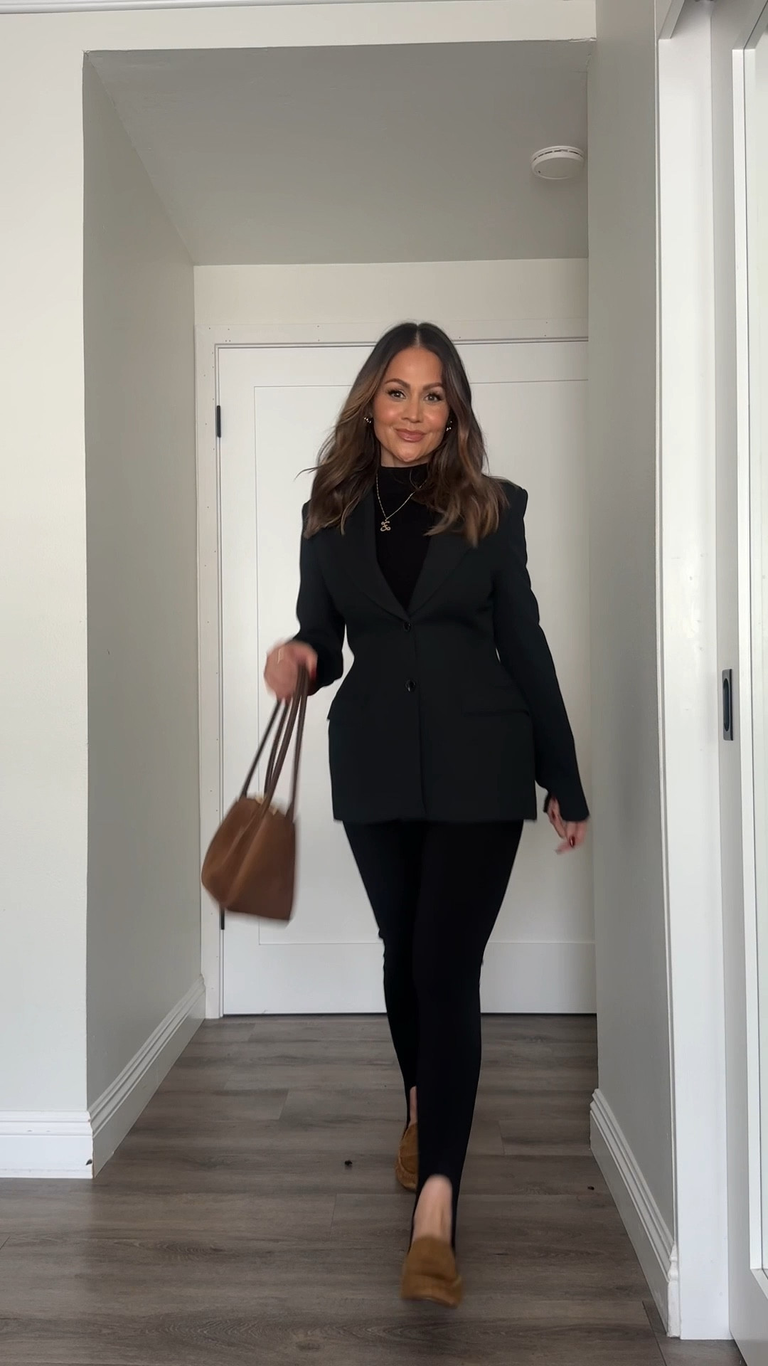 Leggings but make it chic 🤌🏻🖤
Wearing small in blazer + leggings 

#LTKU #LTKgrwm #LTKootd