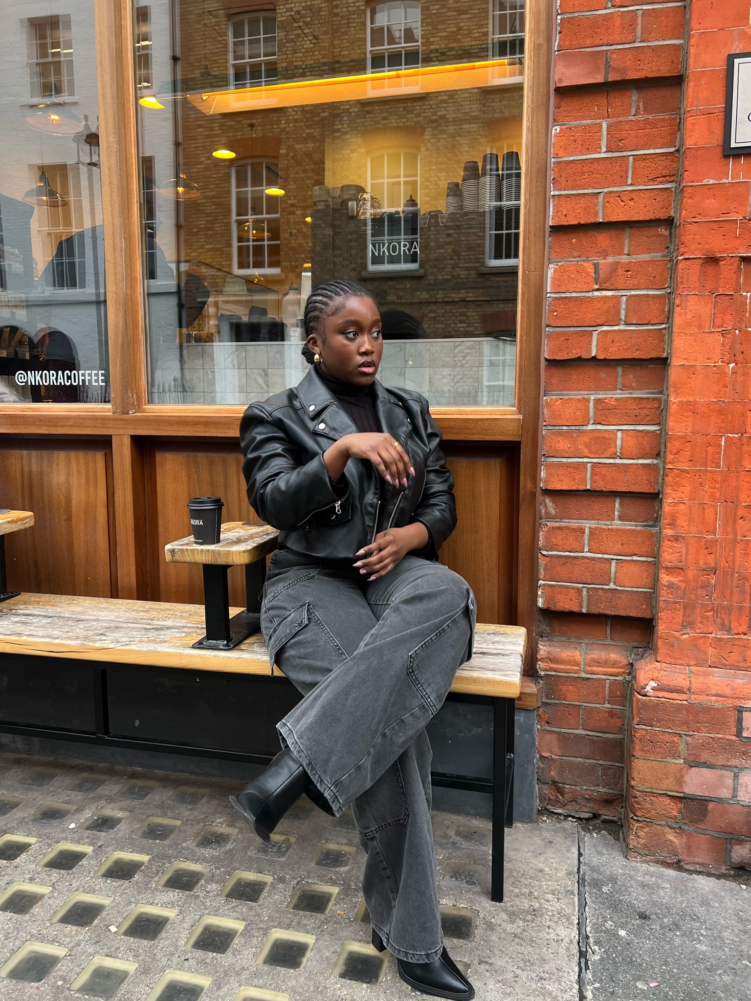 Coffee breaks in the city 🌃 
Black leather jacket from H&M
Grey cargo jeans from Primark 
Black leather ankle boots 
Black turtleneck top 


#LTKfindsunder50 #LTKSeasonal #LTKstyletip