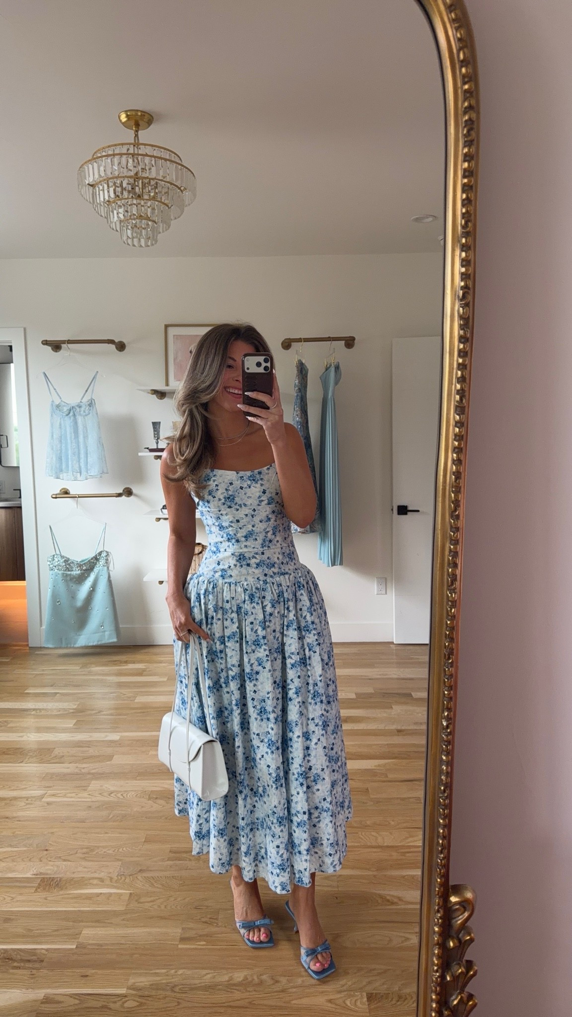 Strapless blue floral Spring & summer wedding guest and formal event dress

electric picks: emerson20
divi: emerson15

Wearing my usual smalls/2

Wedding guest
Formal event
Black tie
Floral
Metallic
Pleated
Mother of the bride
Special occasion

#LTKU #LTKWedding #LTKSeasonal