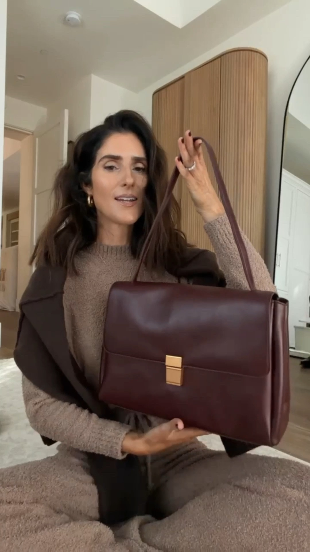 This bag is so slouchy and beautiful! Makes a statement and looks designer without the price tag. I’m just shy of 5-7” wearing the size small set #stylinbyaylin #aylin #bag #amazon #giftidea 

#LTKBeauty #LTKHoliday #LTKGiftGuide