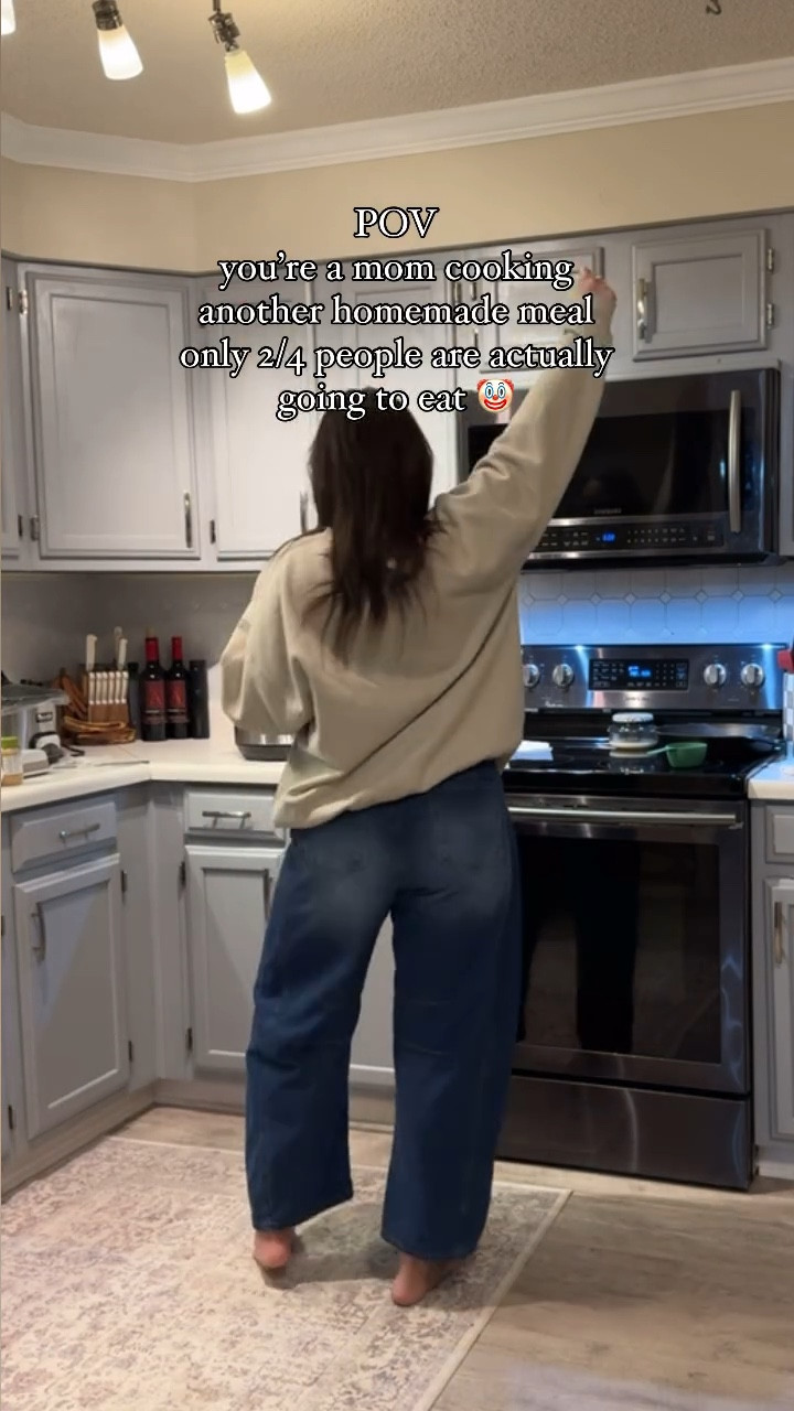 Every time I’m in the middle of making another homemade meal I’m like what aaaa minute 🤡🤡🤡😂😂😂

#momlife #momcontent #relatable #relatablemomcontent #relatablemomcontent #momsofig #momsofinsta