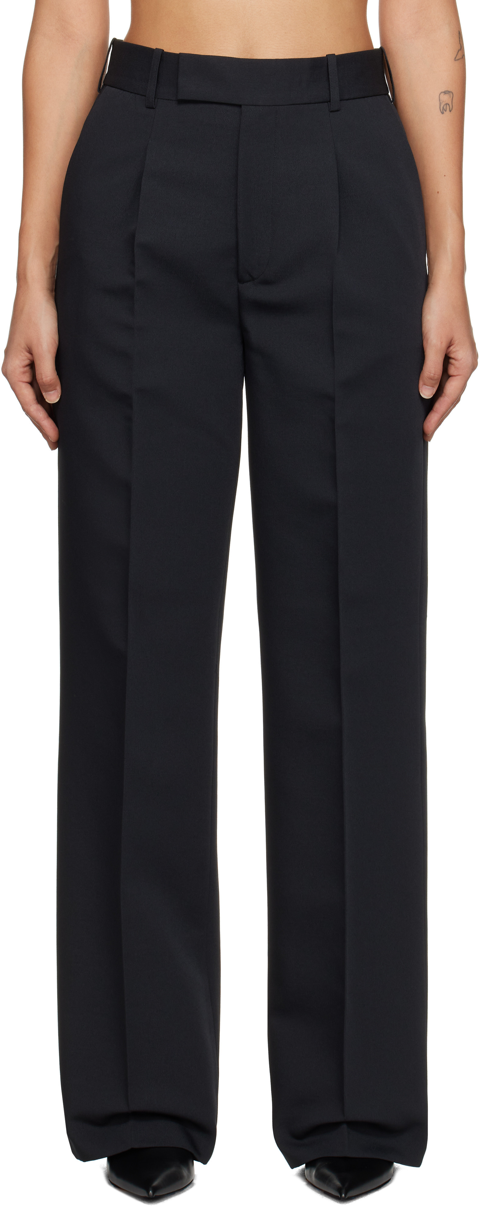 Róhe Black Relaxed Single Pleated Trousers | SSENSE